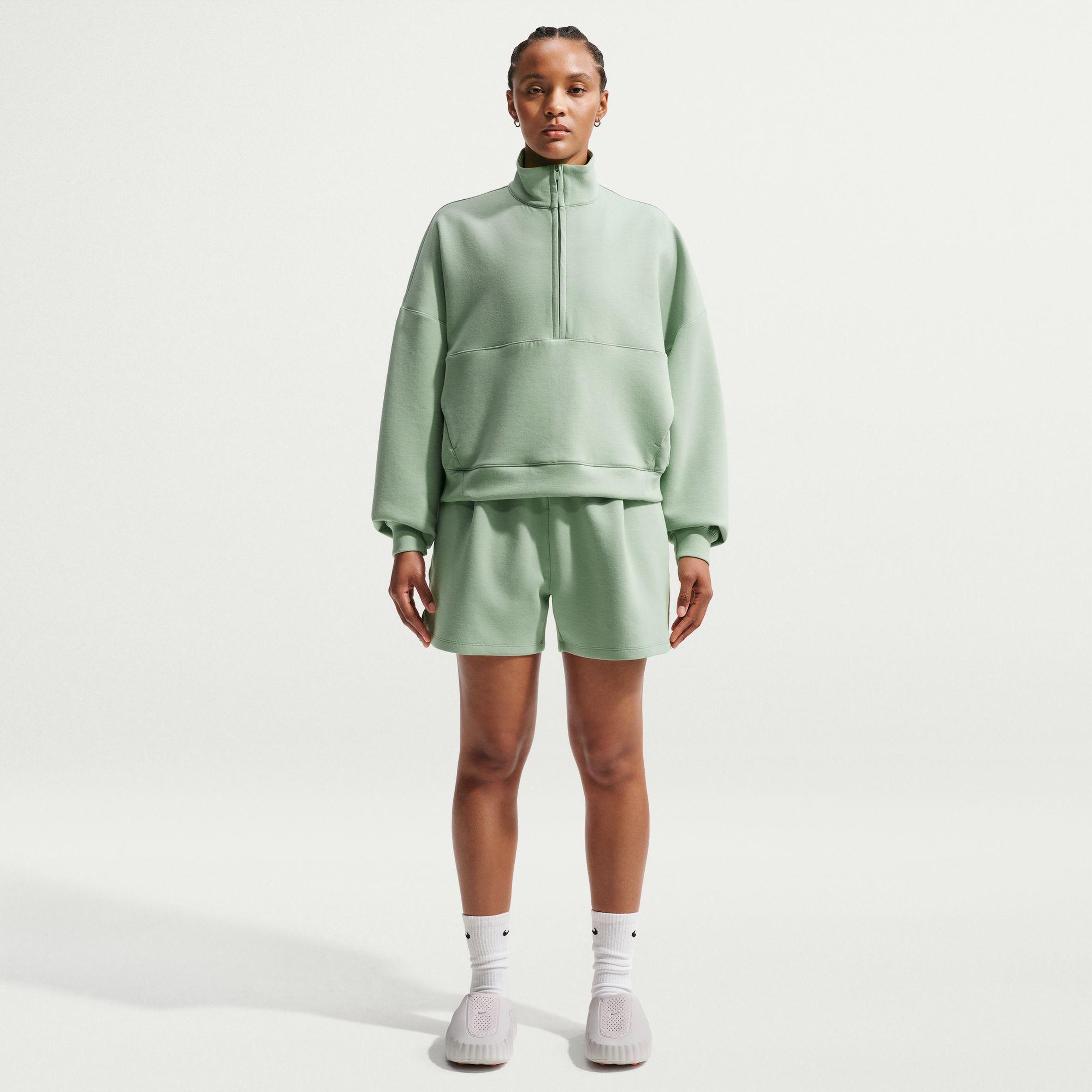 Nike 24.7 Dri-Fit Impossibly Soft Knit 10 cm Kadın Yeşil Şort