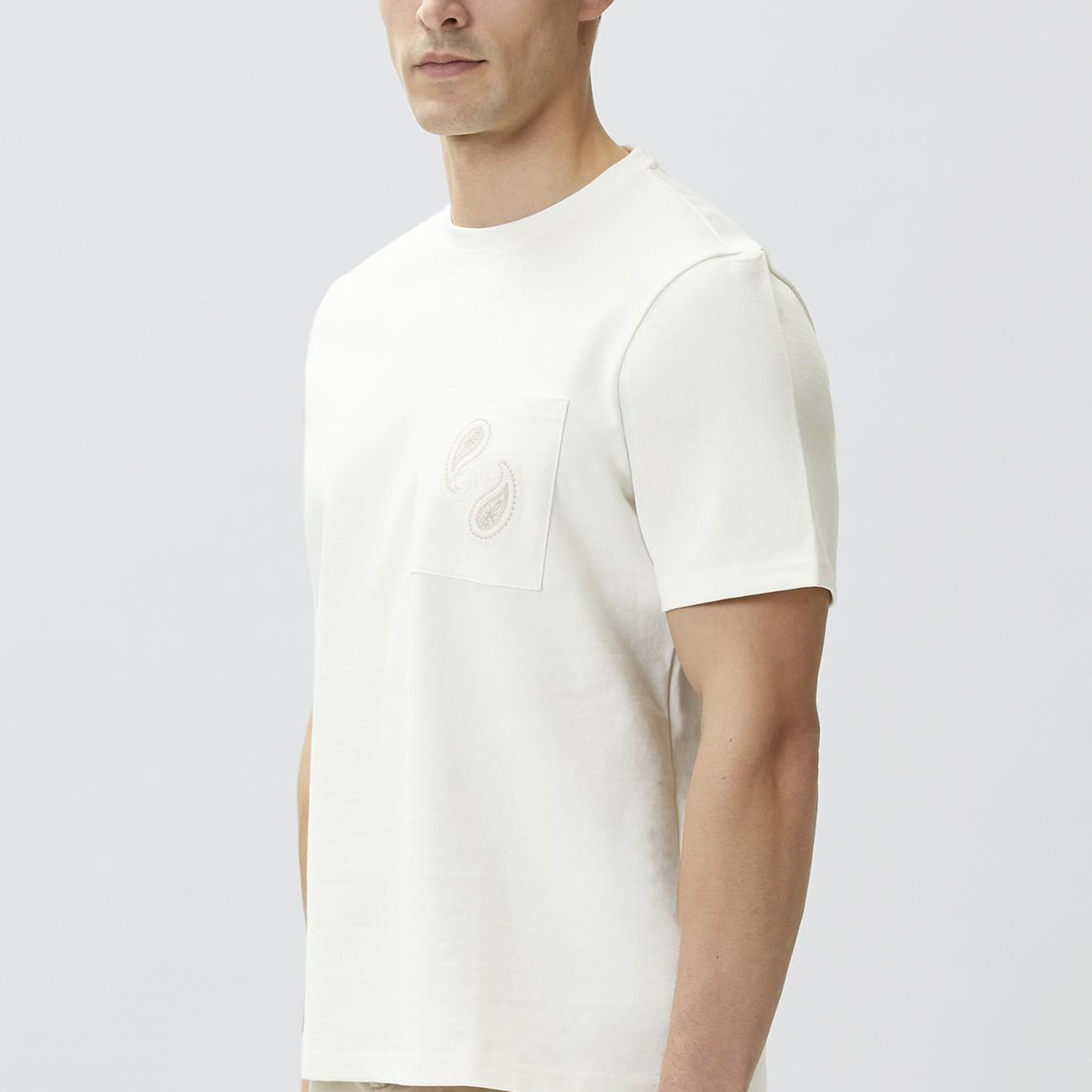 Network Erkek Kırık Beyaz Nakış Detaylı T-shirt