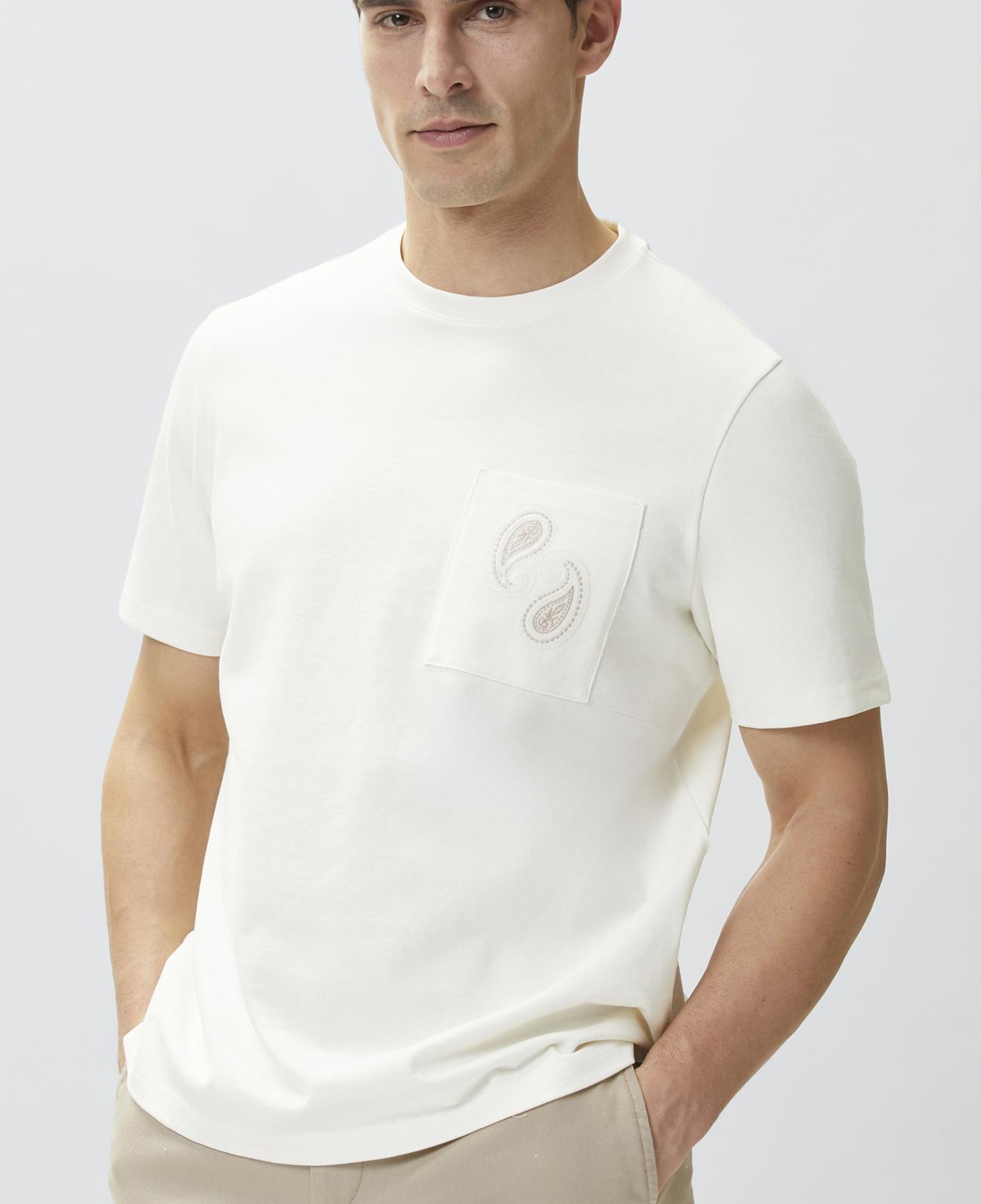 Network Erkek Kırık Beyaz Nakış Detaylı T-shirt