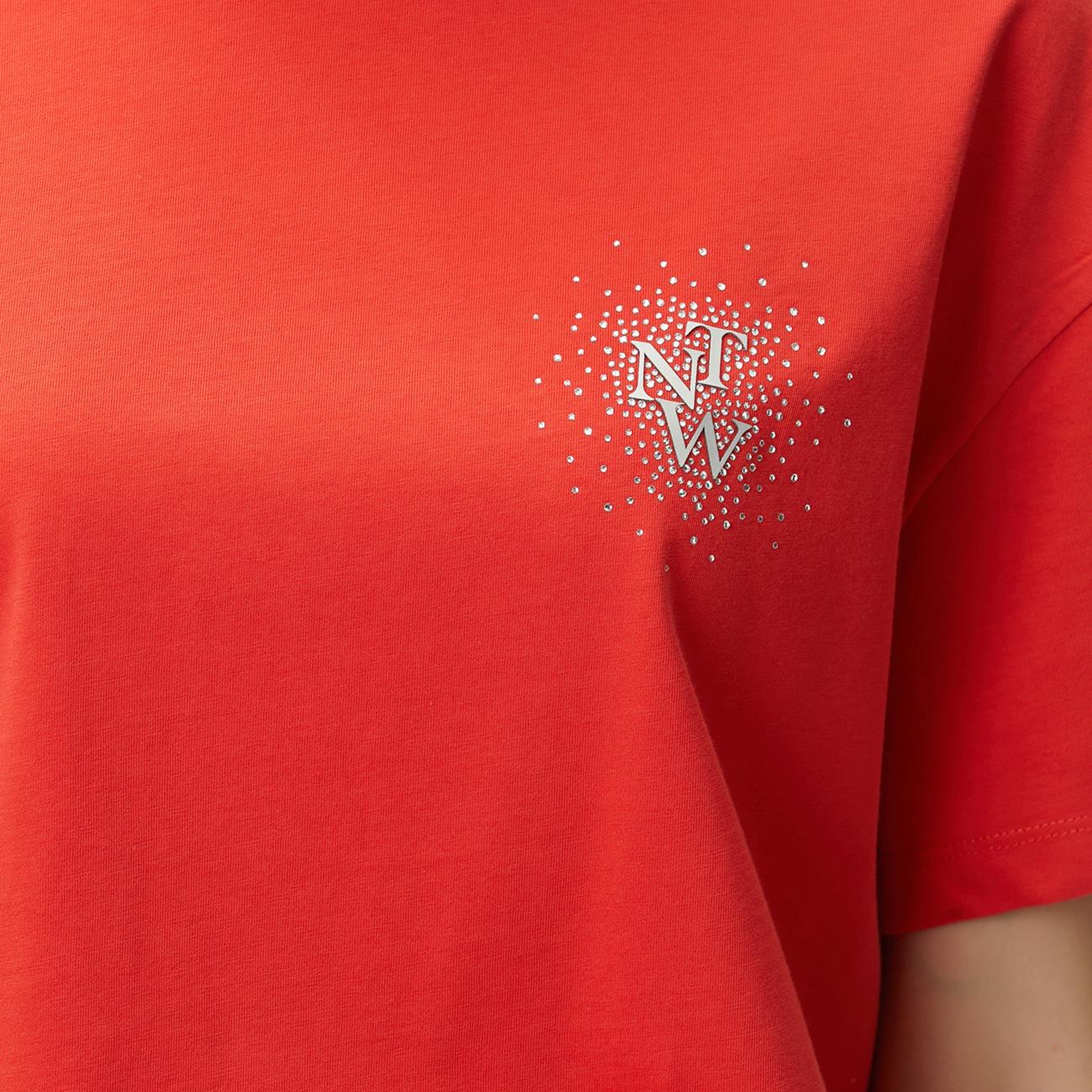 Network Kadın Kırmızı Göğsü Taş ve Logolu Kısa Kol T-shirt