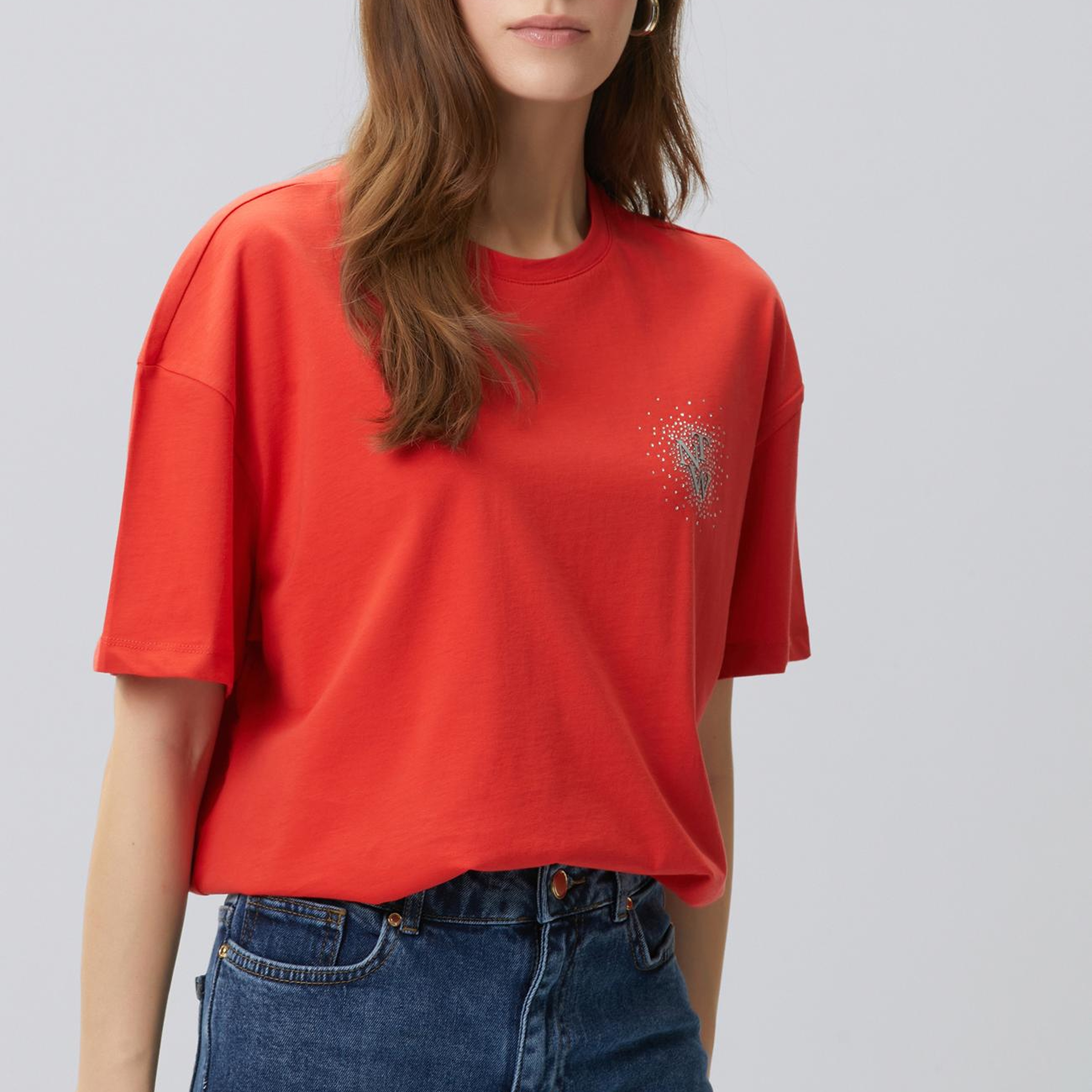 Network Kadın Kırmızı Göğsü Taş ve Logolu Kısa Kol T-shirt