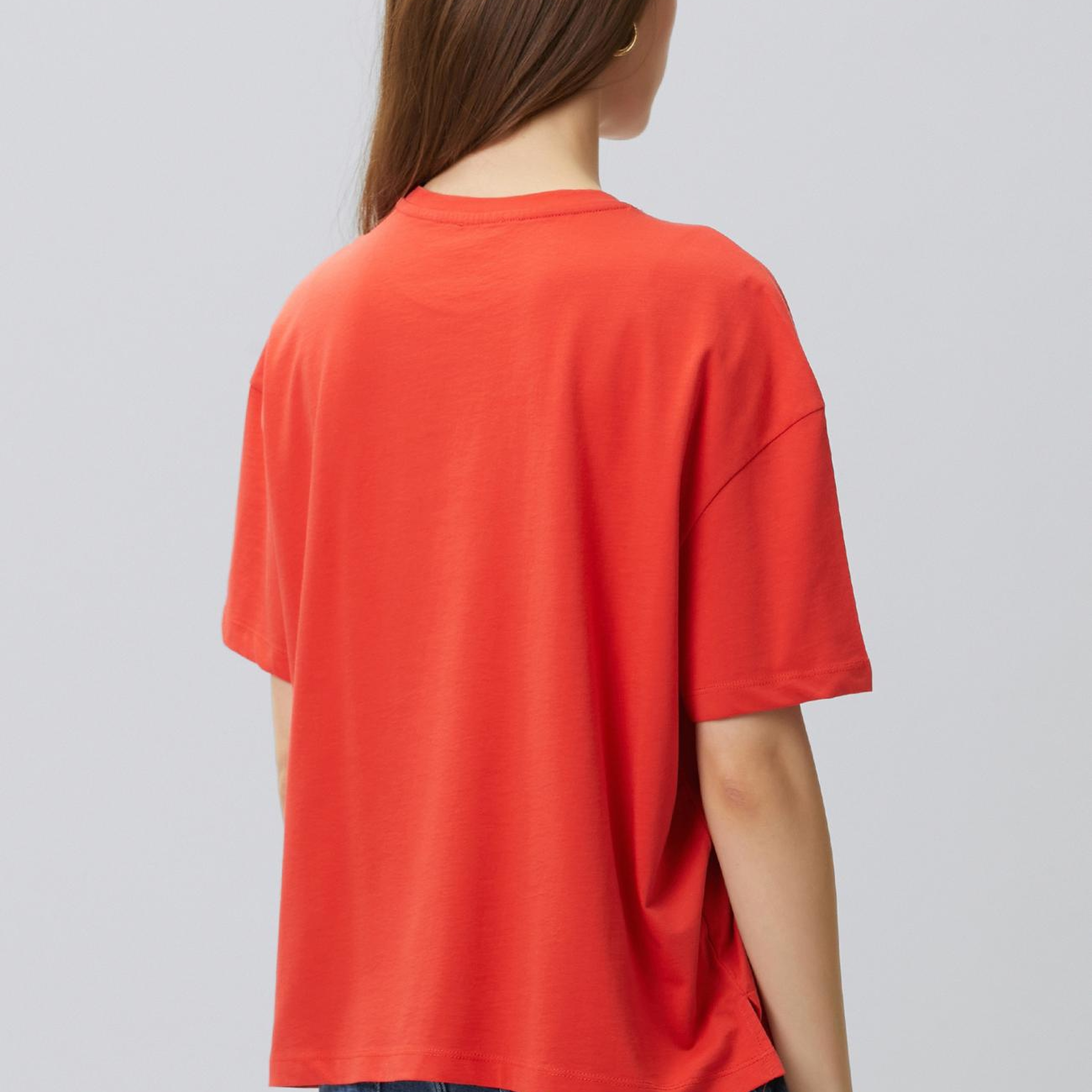 Network Kadın Kırmızı Göğsü Taş ve Logolu Kısa Kol T-shirt