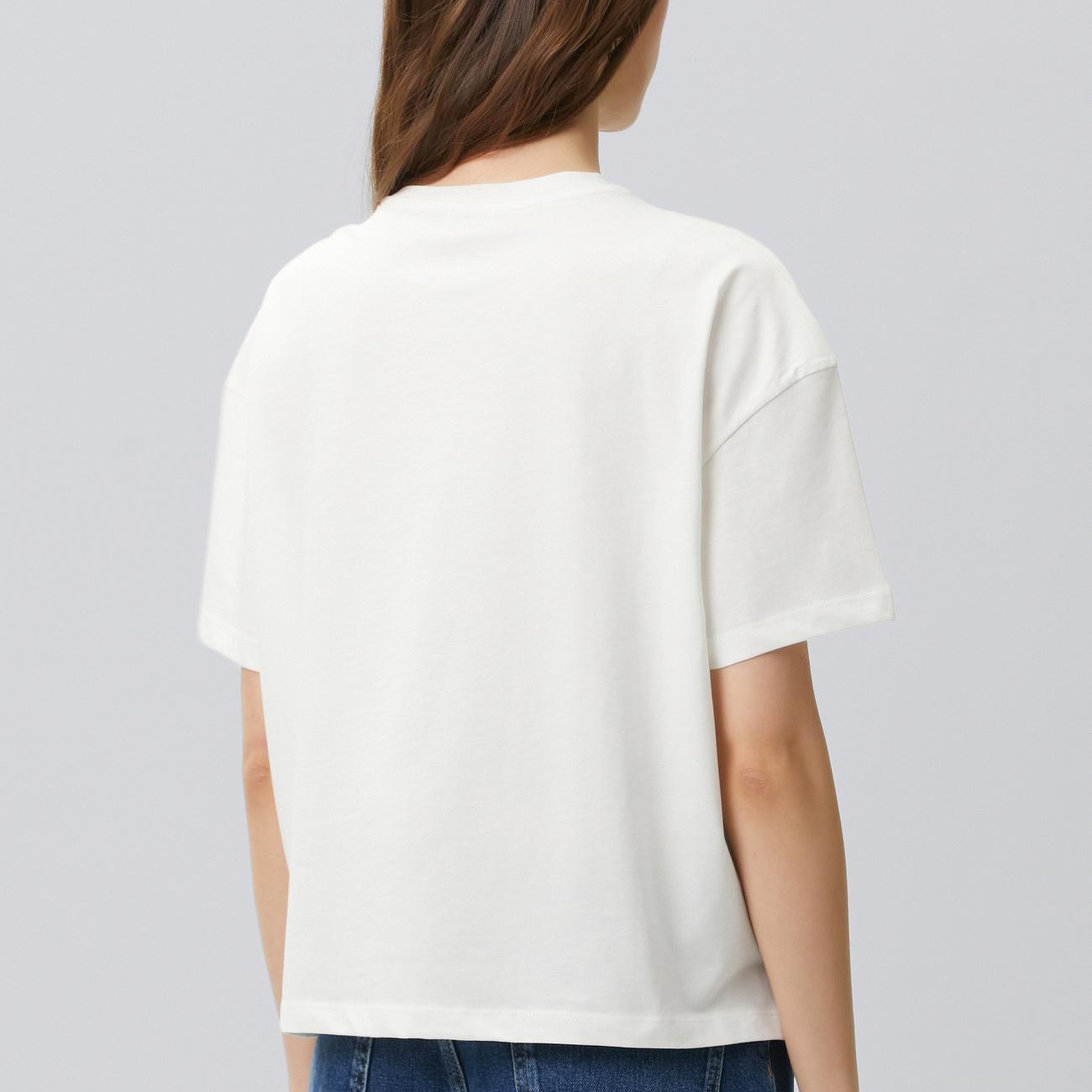 Network Kadın Kırık Beyaz Göğsü Taş ve Logolu Kısa Kol T-shirt