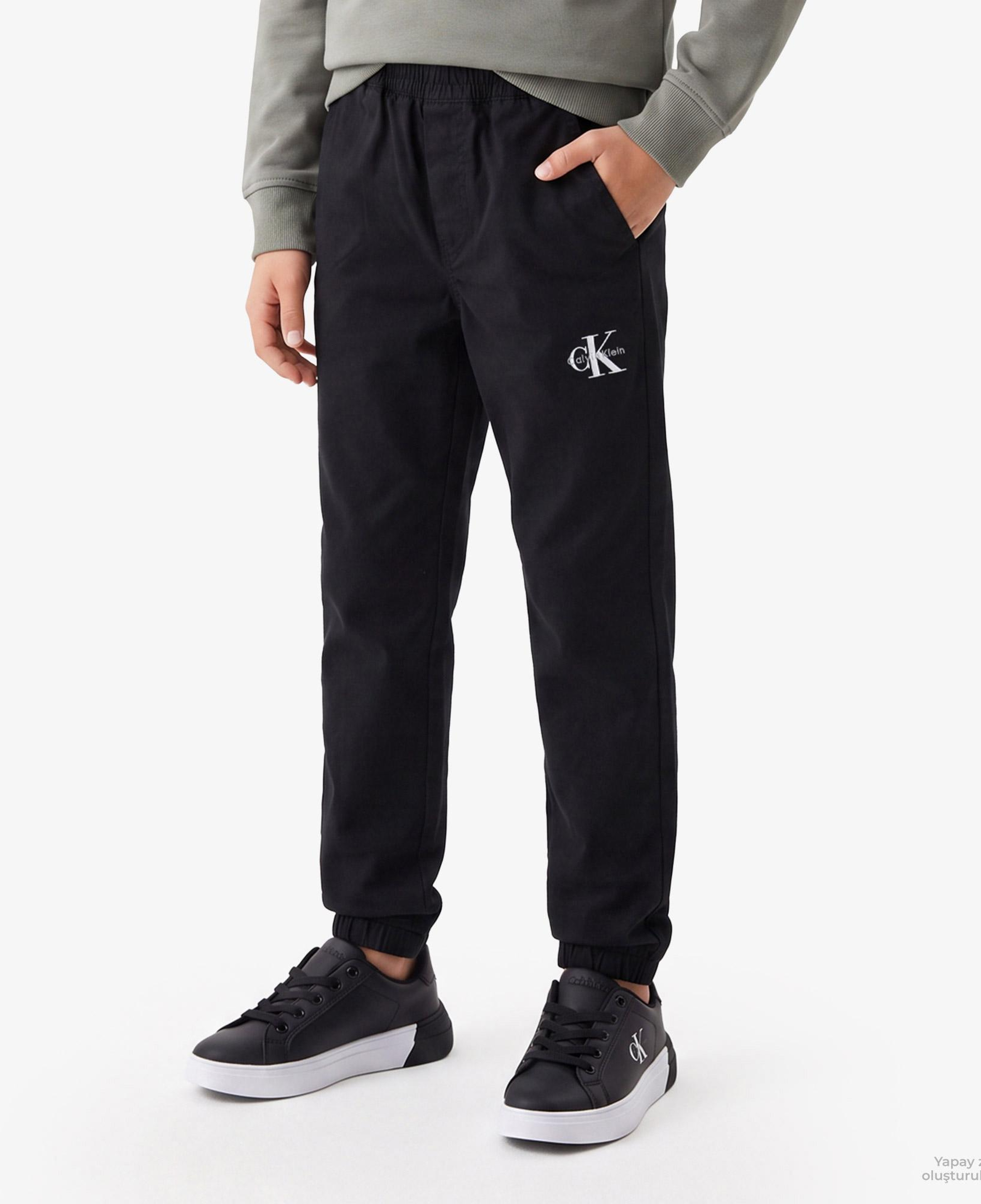 Calvin Klein Essential Woven Jogger Çocuk Siyah Jogger Pantolon