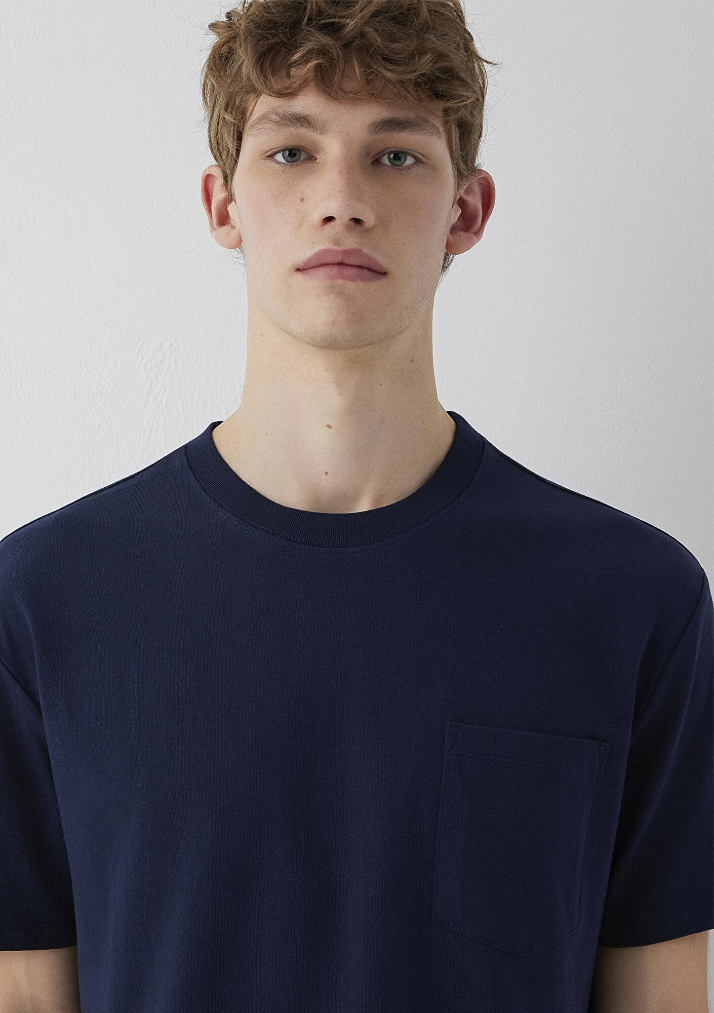 Mavi Cepli Lacivert Basic Tişört Loose Fit / Bol Rahat Kesim 066248-70490