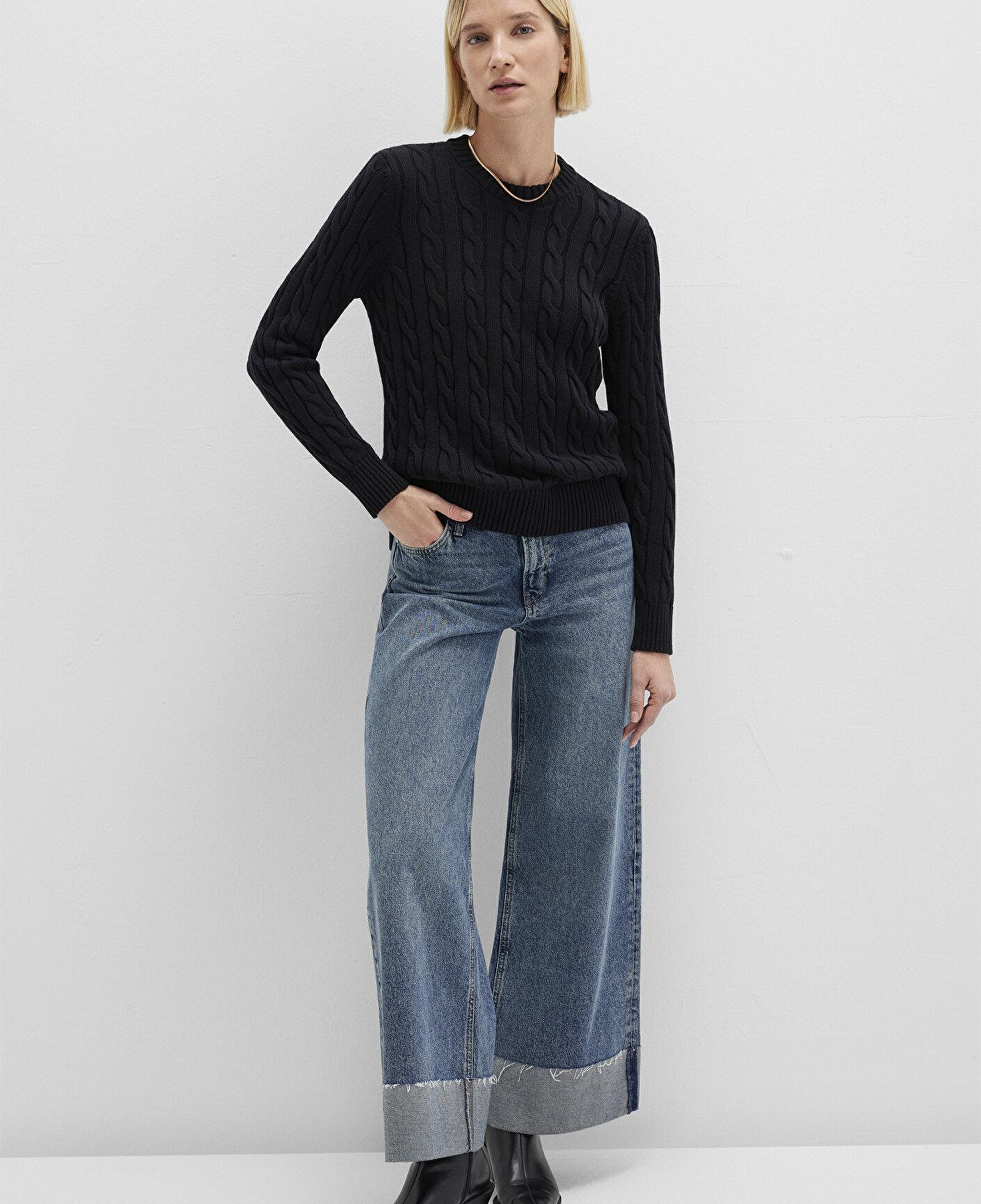Mavi İpek Karışımlı Bisiklet Yaka Siyah Kazak Slim Fit / Dar Kesim 1710721-900