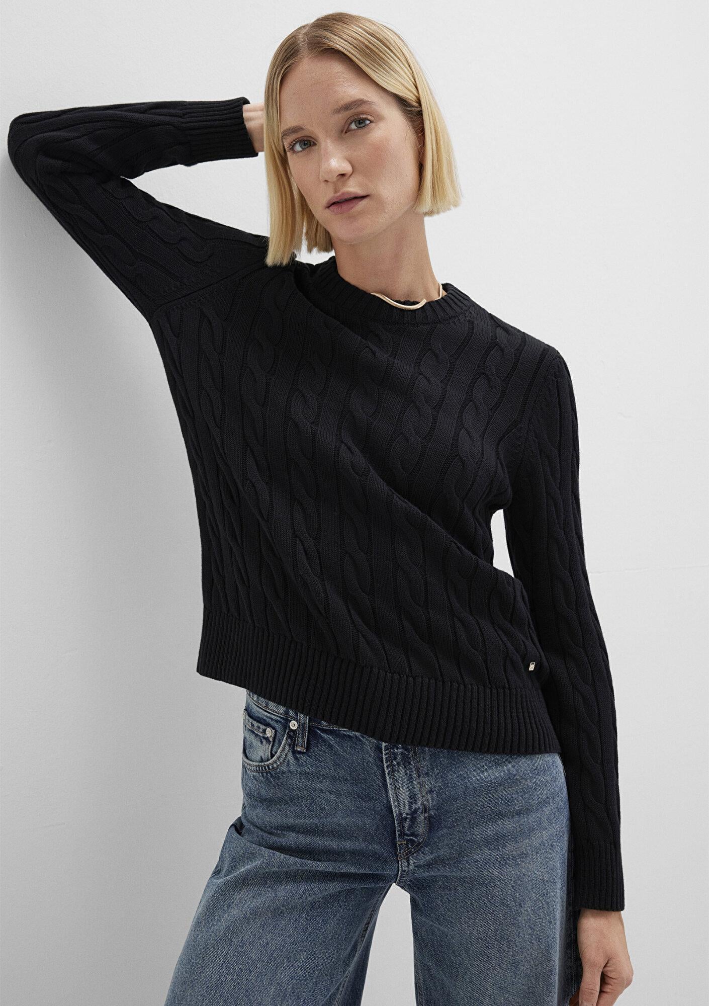 Mavi İpek Karışımlı Bisiklet Yaka Siyah Kazak Slim Fit / Dar Kesim 1710721-900