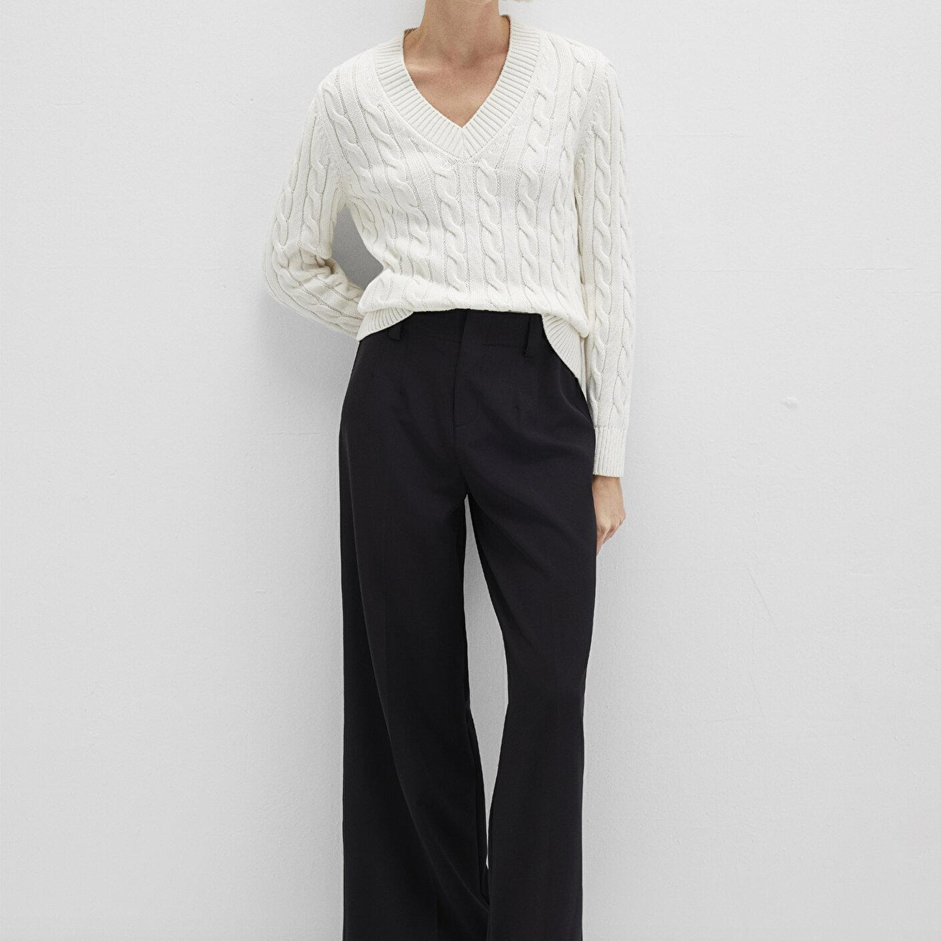 Mavi İpek Karışımlı V Yaka Ekru Kazak Slim Fit / Dar Kesim 1710720-70057