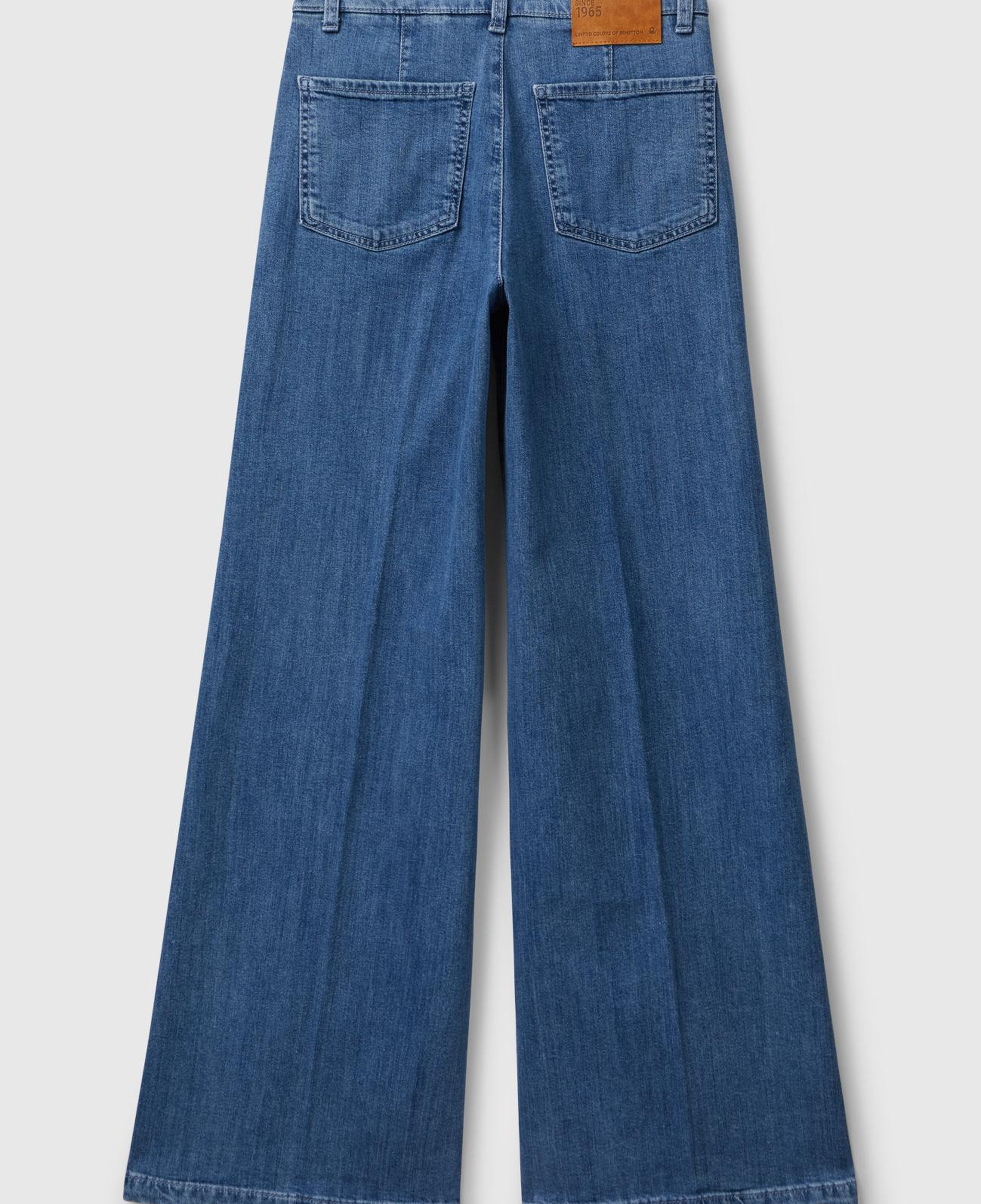 Kadın Açık Mavi Pamuk Karışımlı Cep Detaylı Geniş Paça Denim Pantolon