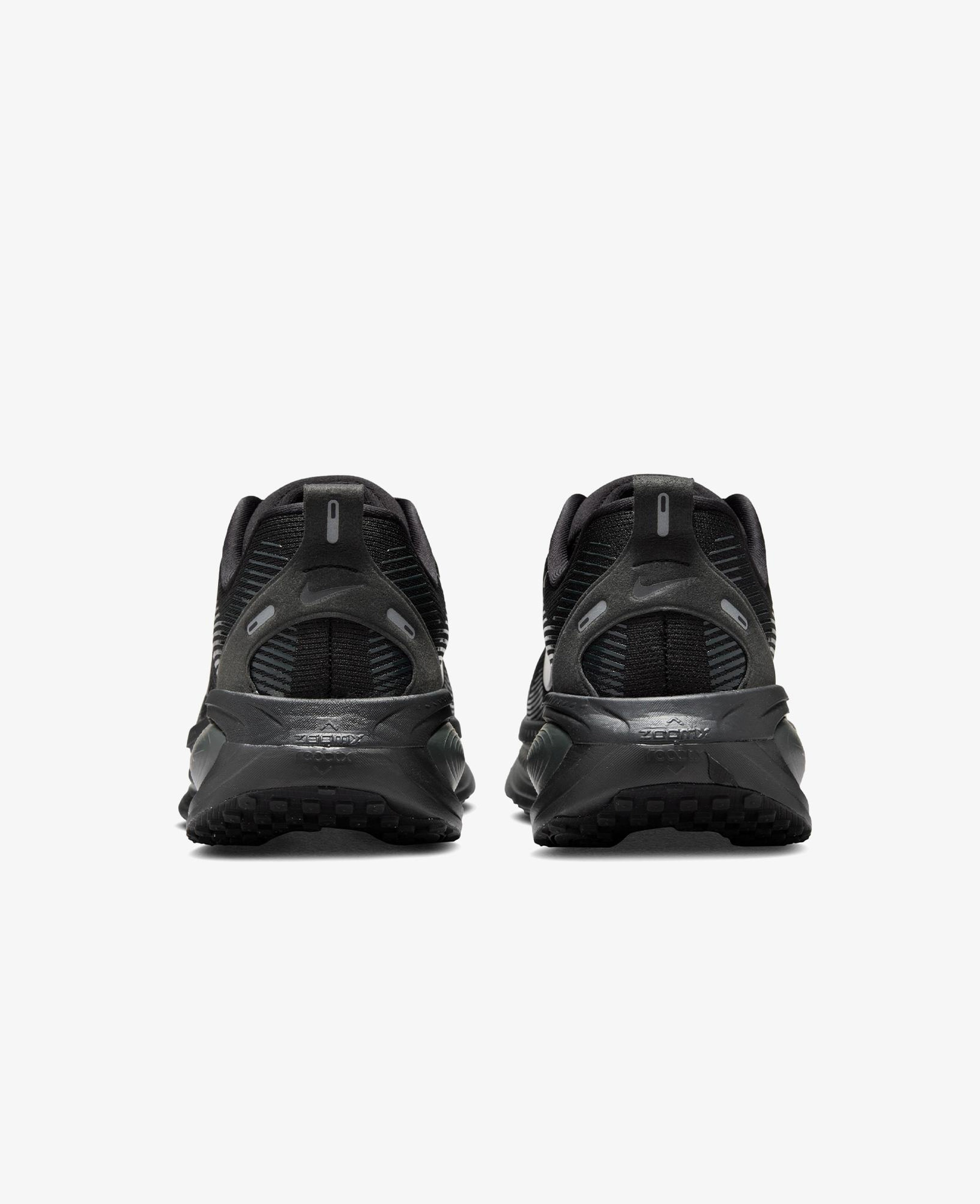 Nike Vomero 18 Erkek Siyah Koşu Ayakkabısı