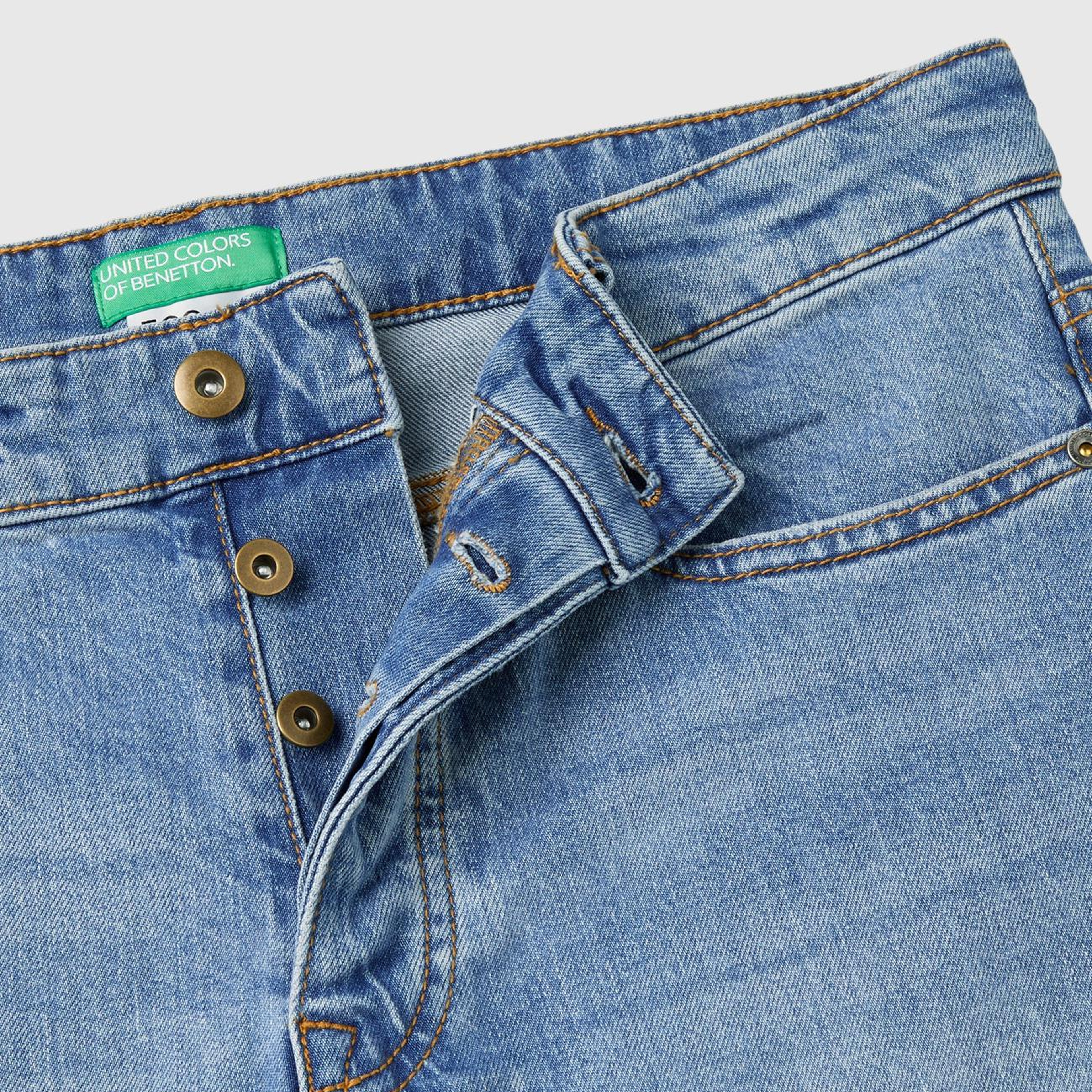 Erkek Açık Mavi Pamuk Karışımlı Arkası Logo Etiketli Cepli Slim Fit Denim Pantolon
