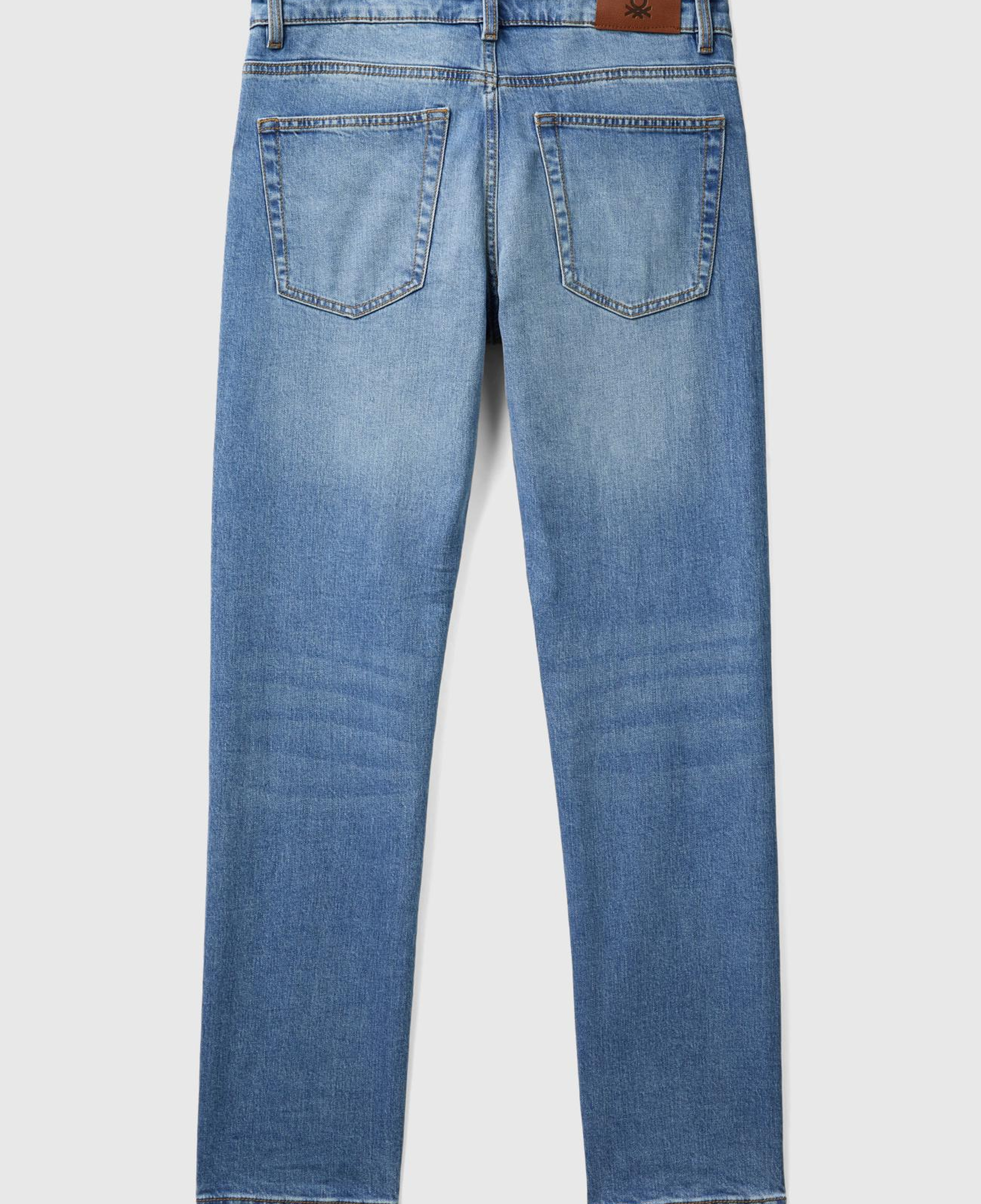 Erkek Açık Mavi Pamuk Karışımlı Arkası Logo Etiketli Cepli Slim Fit Denim Pantolon