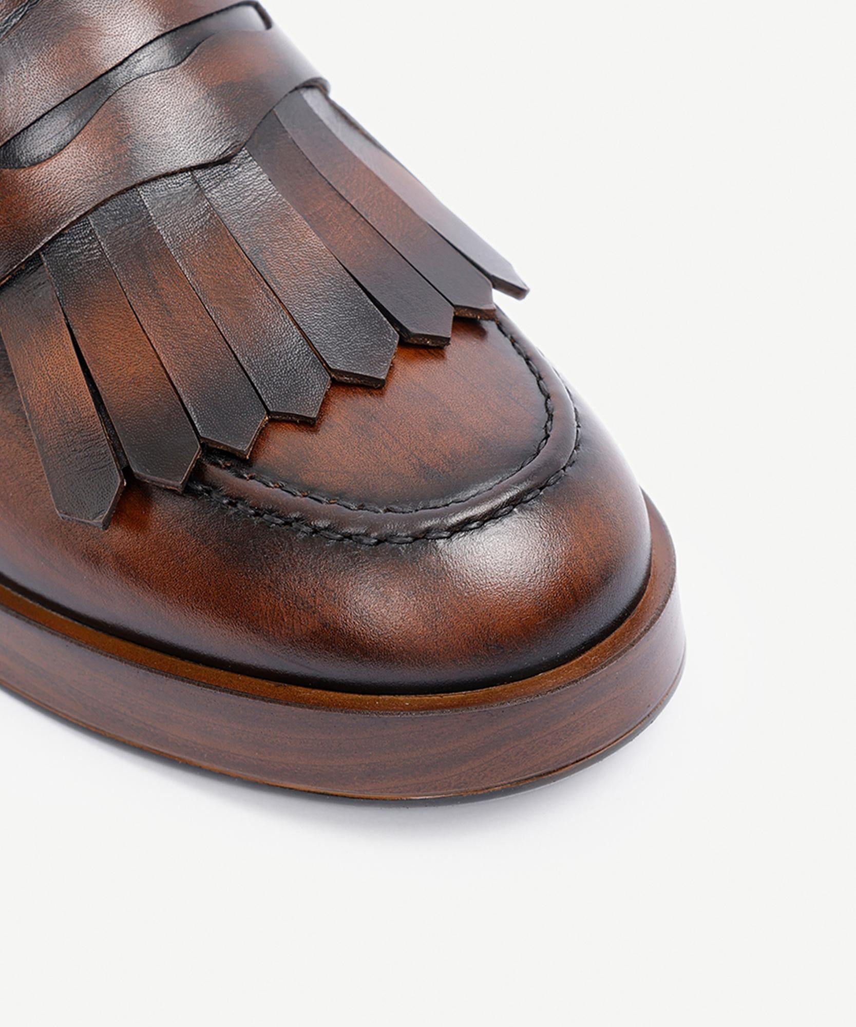 YARGICI Püskül Detaylı Topuklu Deri Loafer