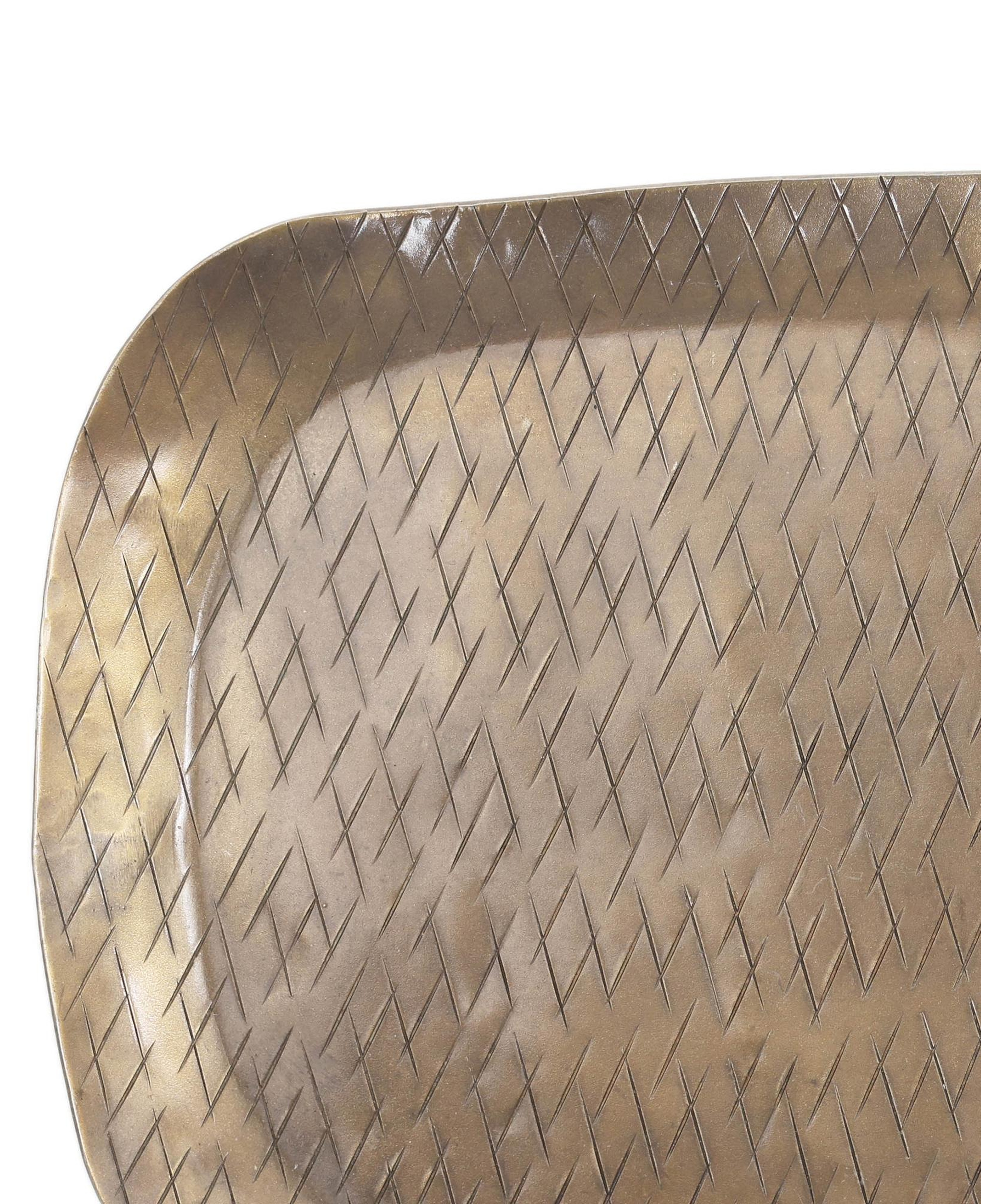 YARGICI Dövme Desenli Metal Tepsi(17x30x1 Cm)