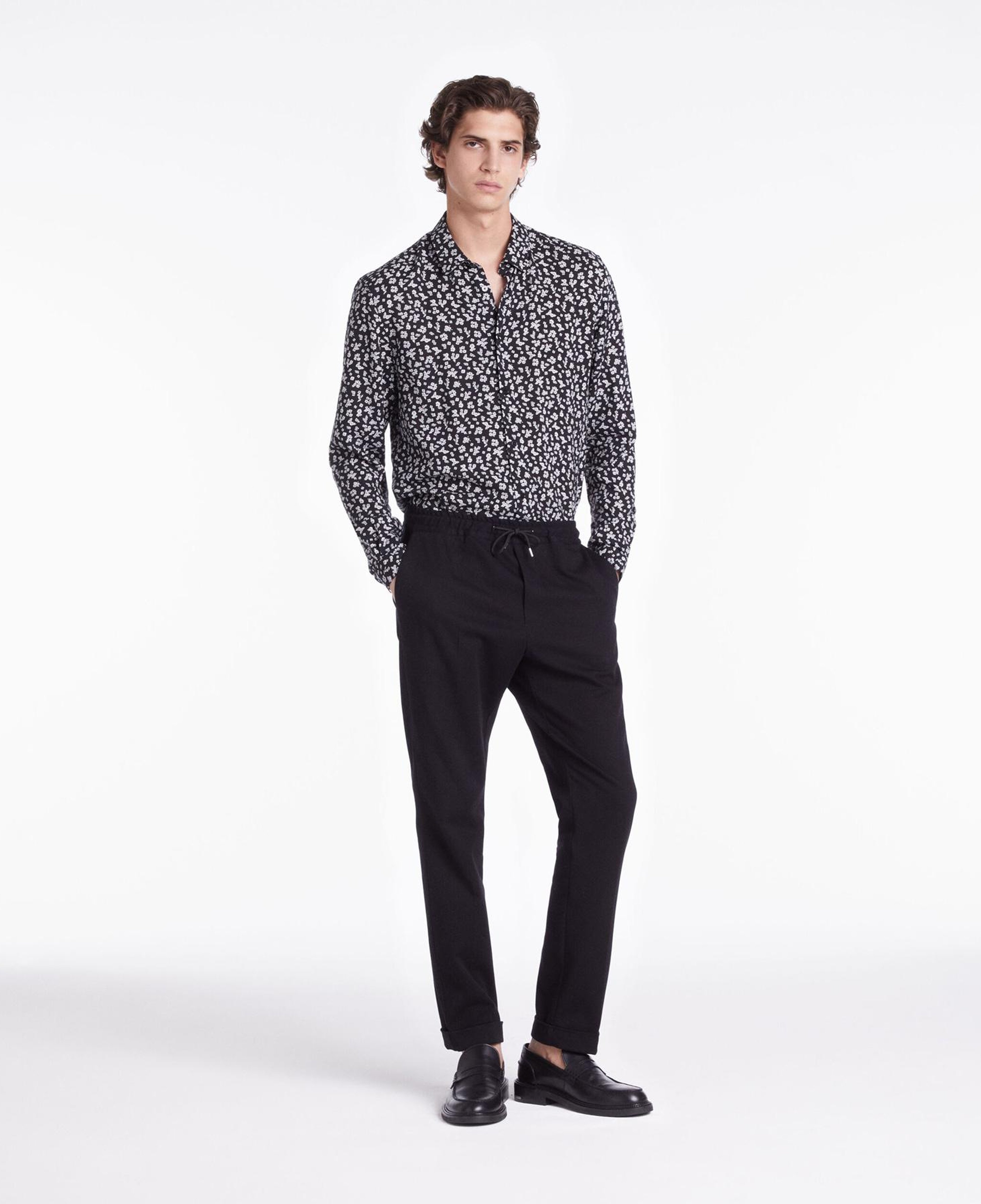 ERKEK ÇİÇEK DESENLİ STRAIGHT FIT UZUN KOLLU SİYAH GÖMLEK