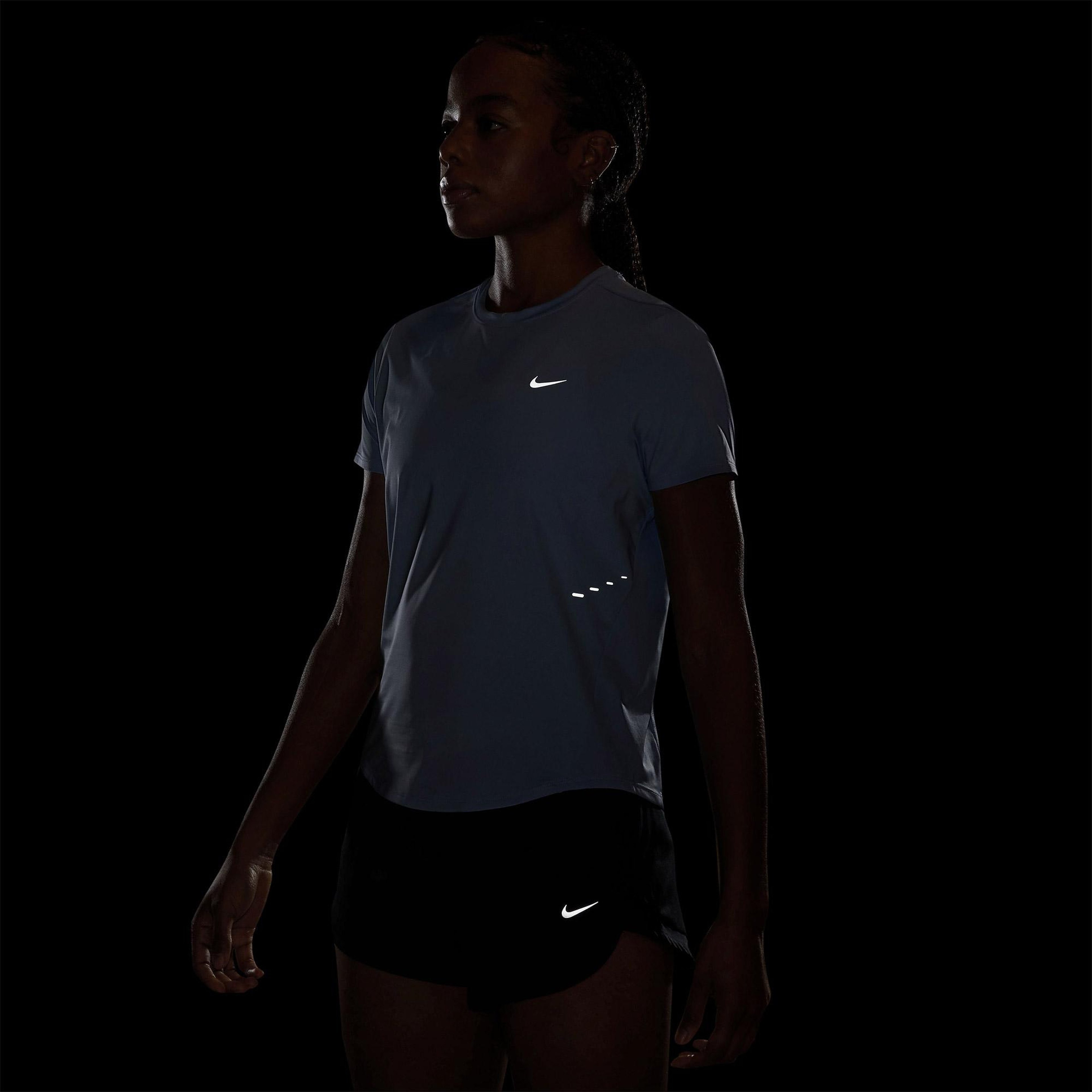 Nike Swift Dri-Fit Kadın Mavi T-Shirt