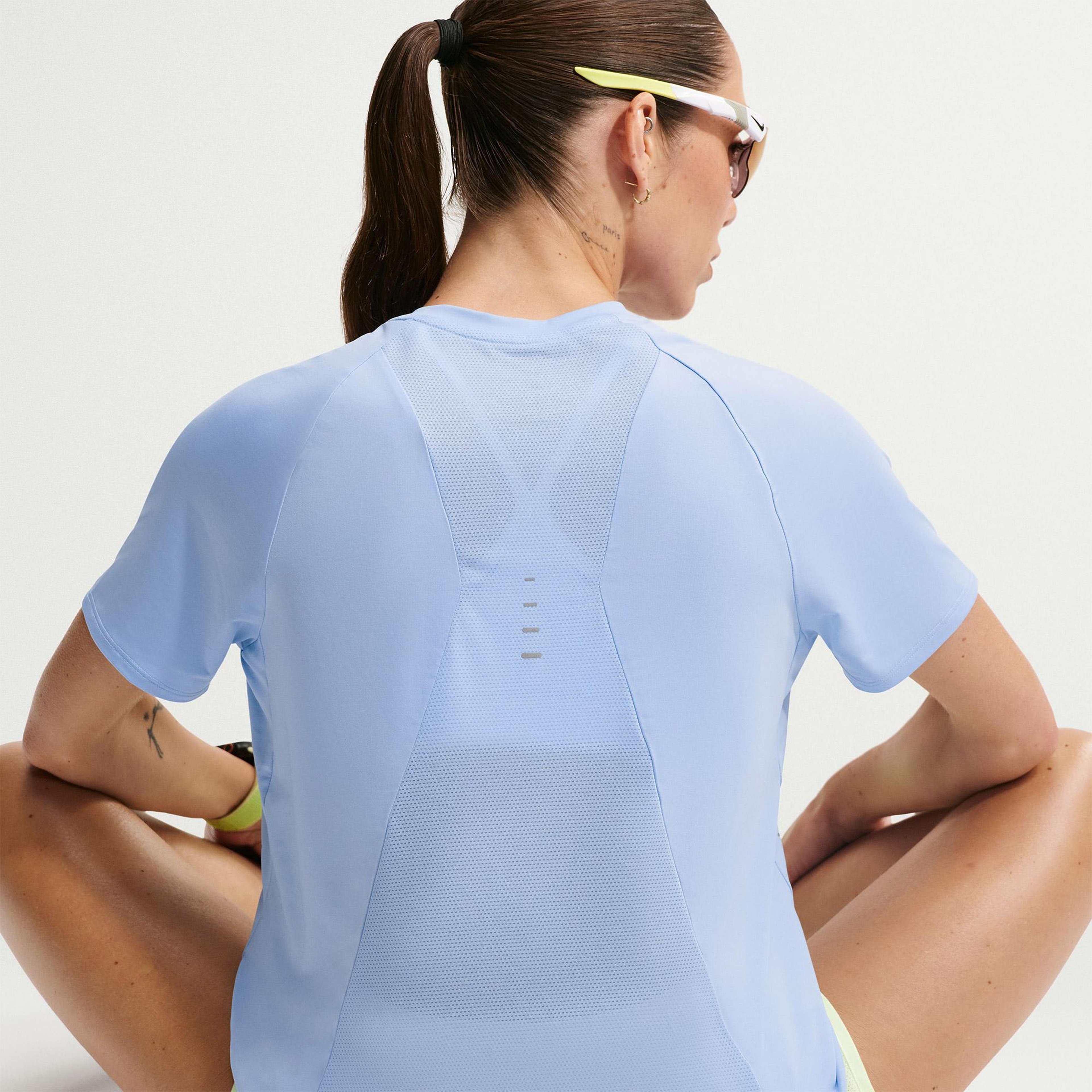 Nike Swift Dri-Fit Kadın Mavi T-Shirt