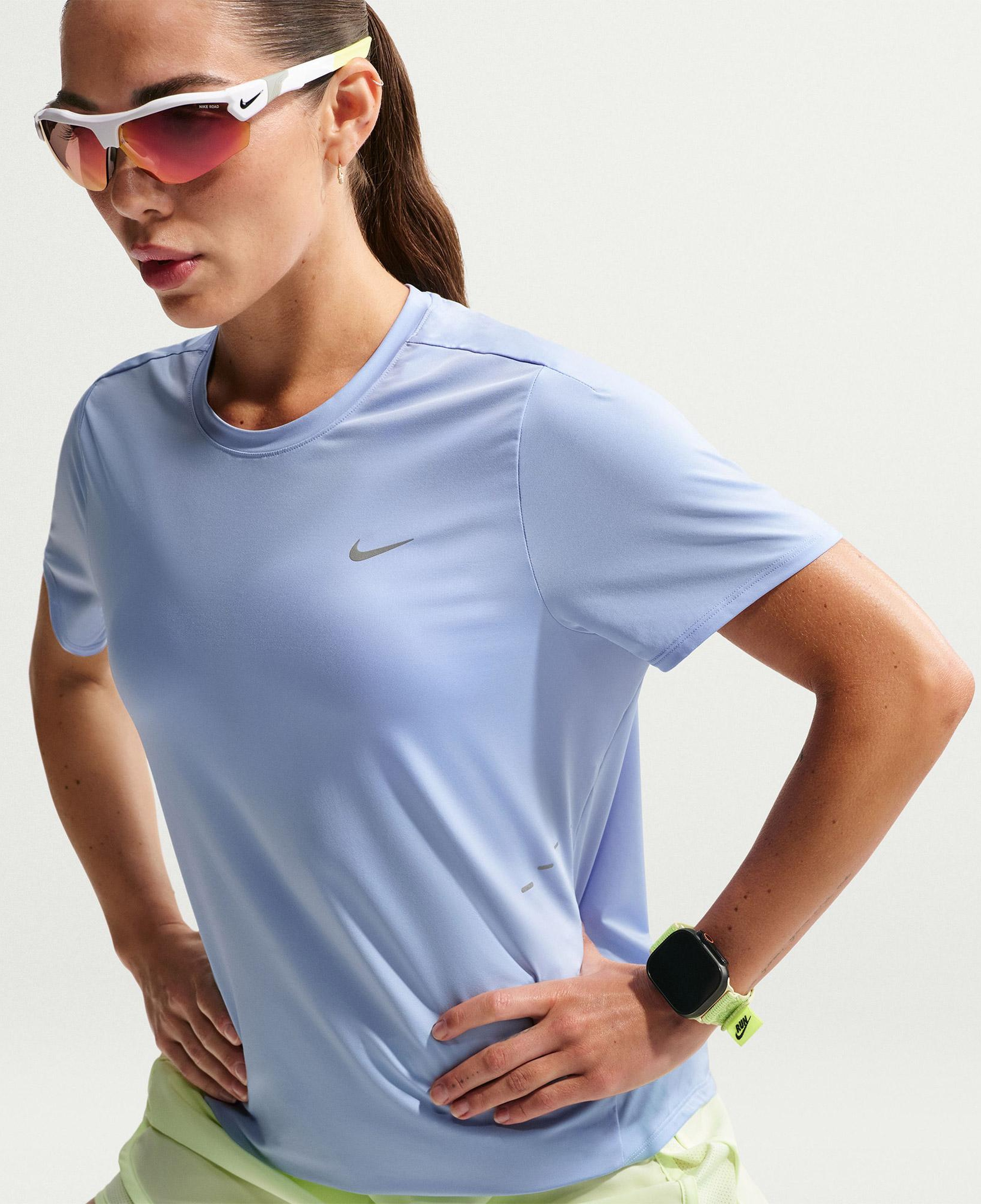 Nike Swift Dri-Fit Kadın Mavi T-Shirt