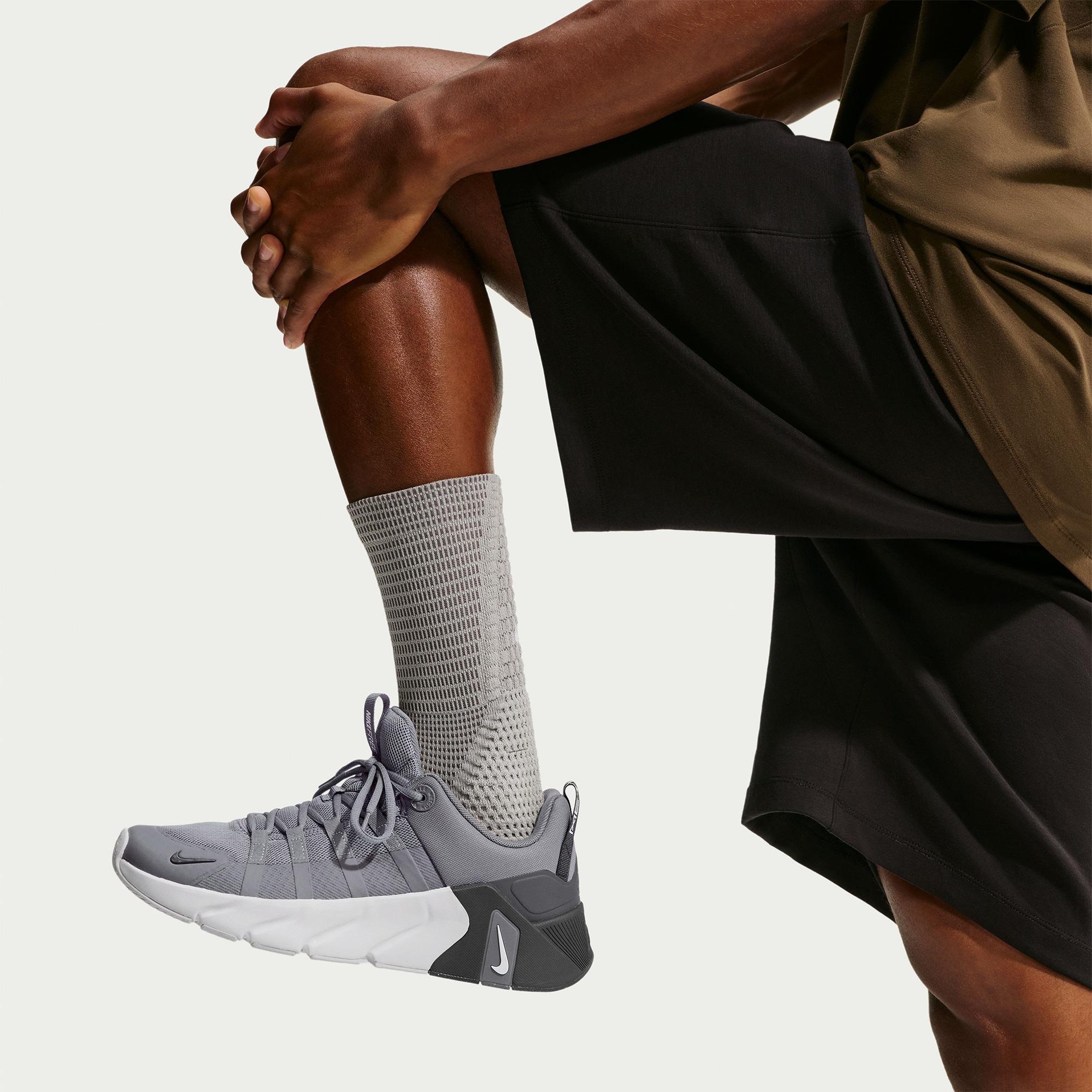 Nike Free Metcon 7 Erkek Gri Spor Ayakkabı