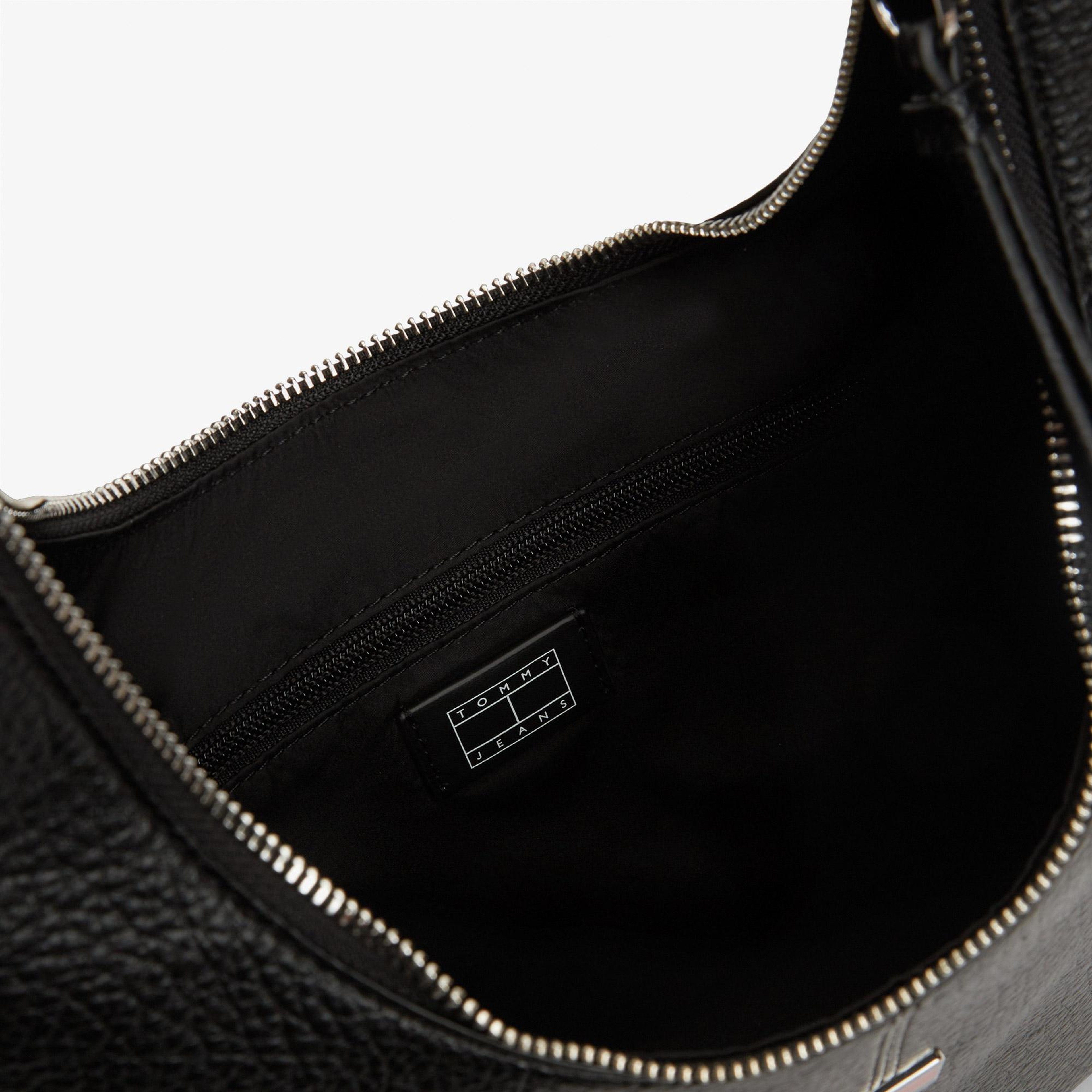 Tommy Hilfiger Slouchy City Hobo Kadın Siyah Omuz Çantası