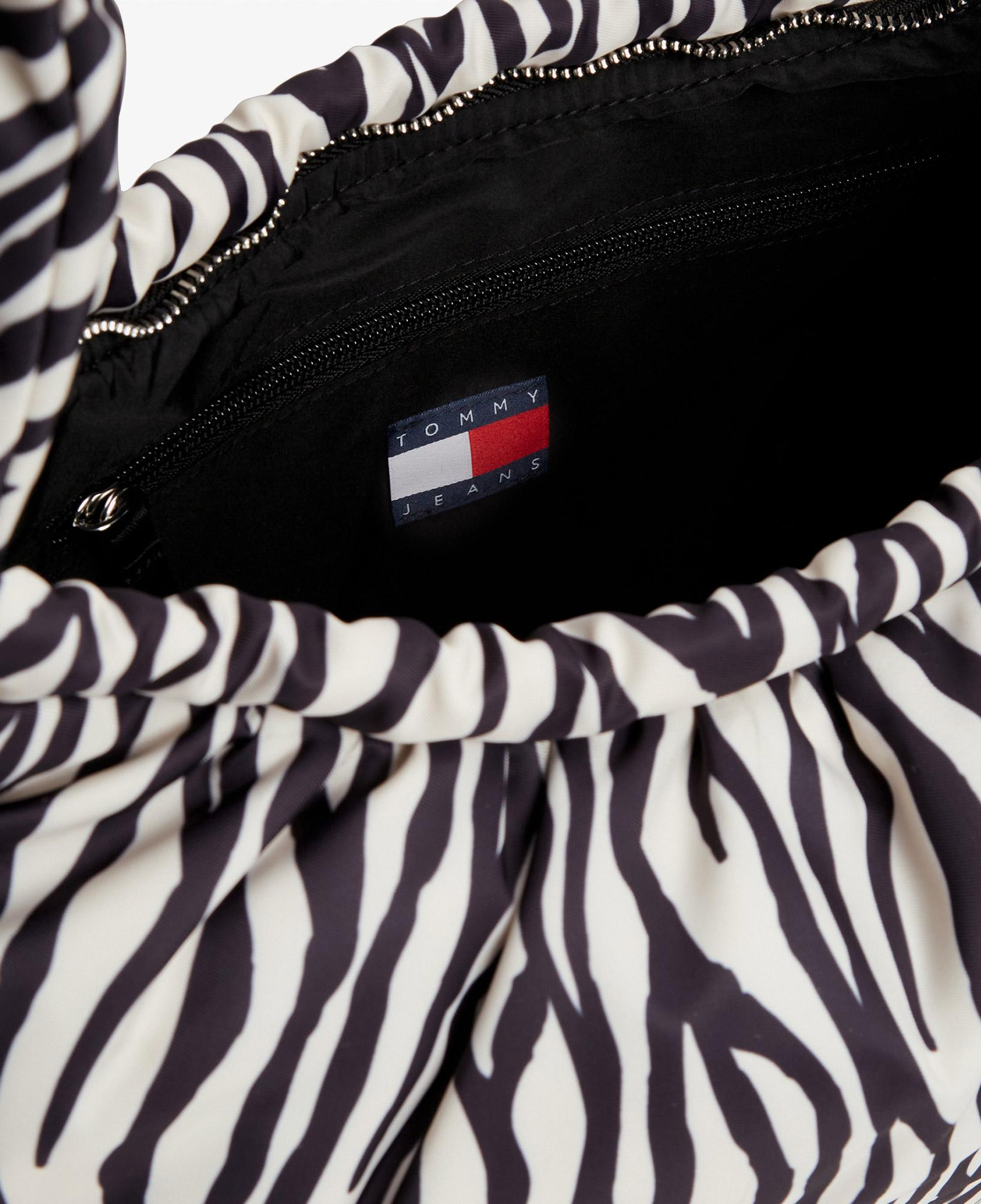 Tommy Hilfiger Icon Charms Zebra Hobo Kadın Bej El Çantası