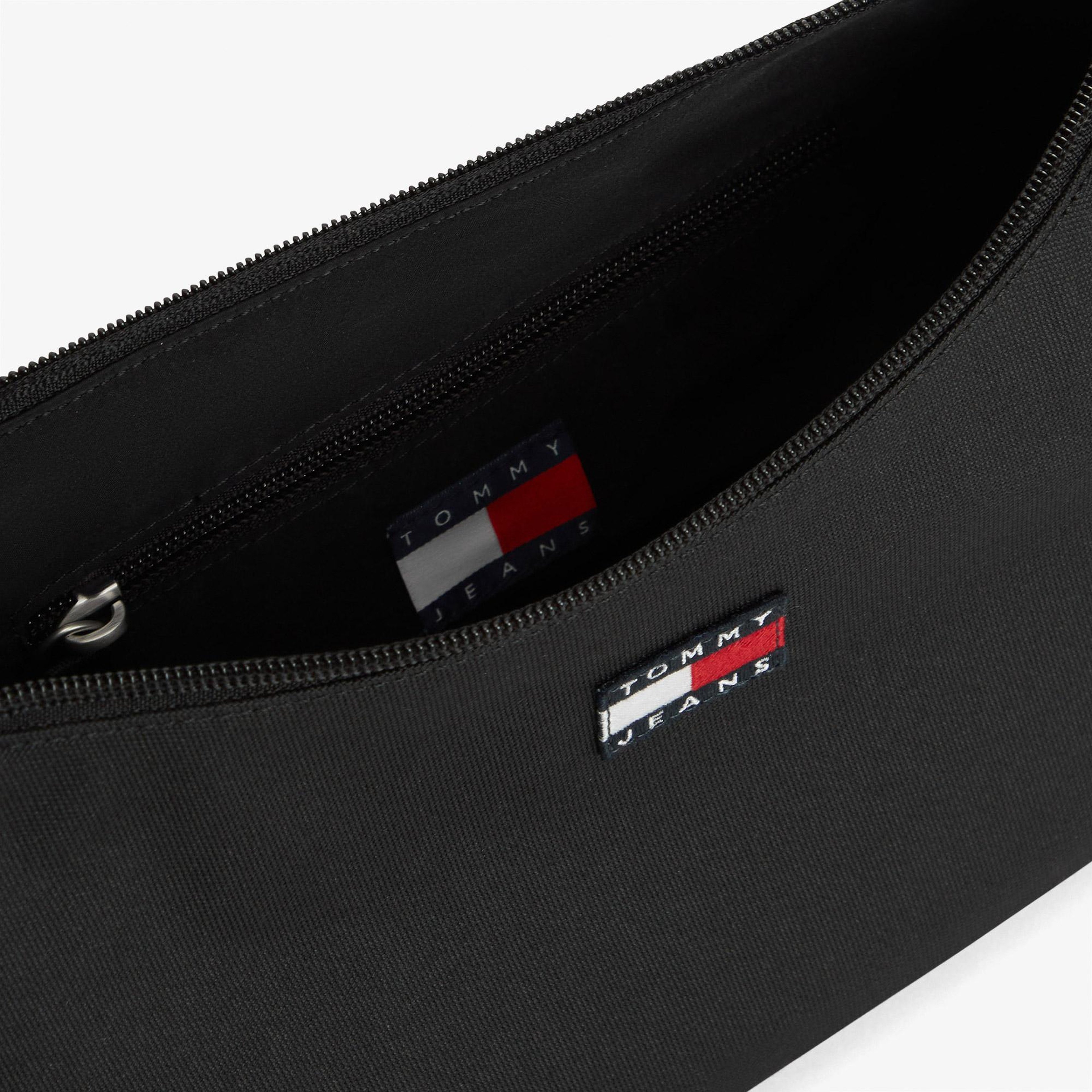 Tommy Hilfiger Essential Daily Kadın Siyah Omuz Çantası