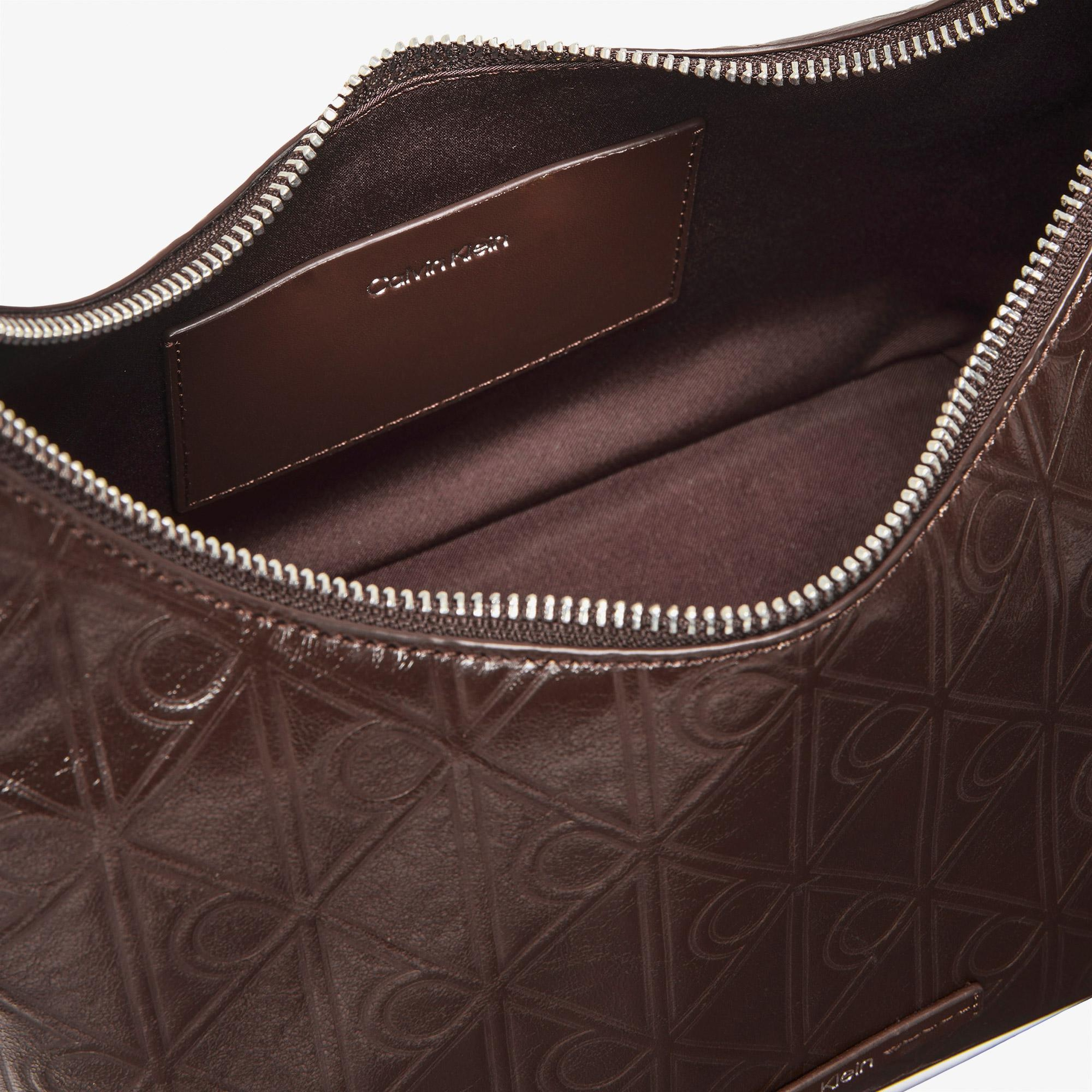 Calvin Klein Emblem Debossed Kadın Kahverengi Omuz Çantası