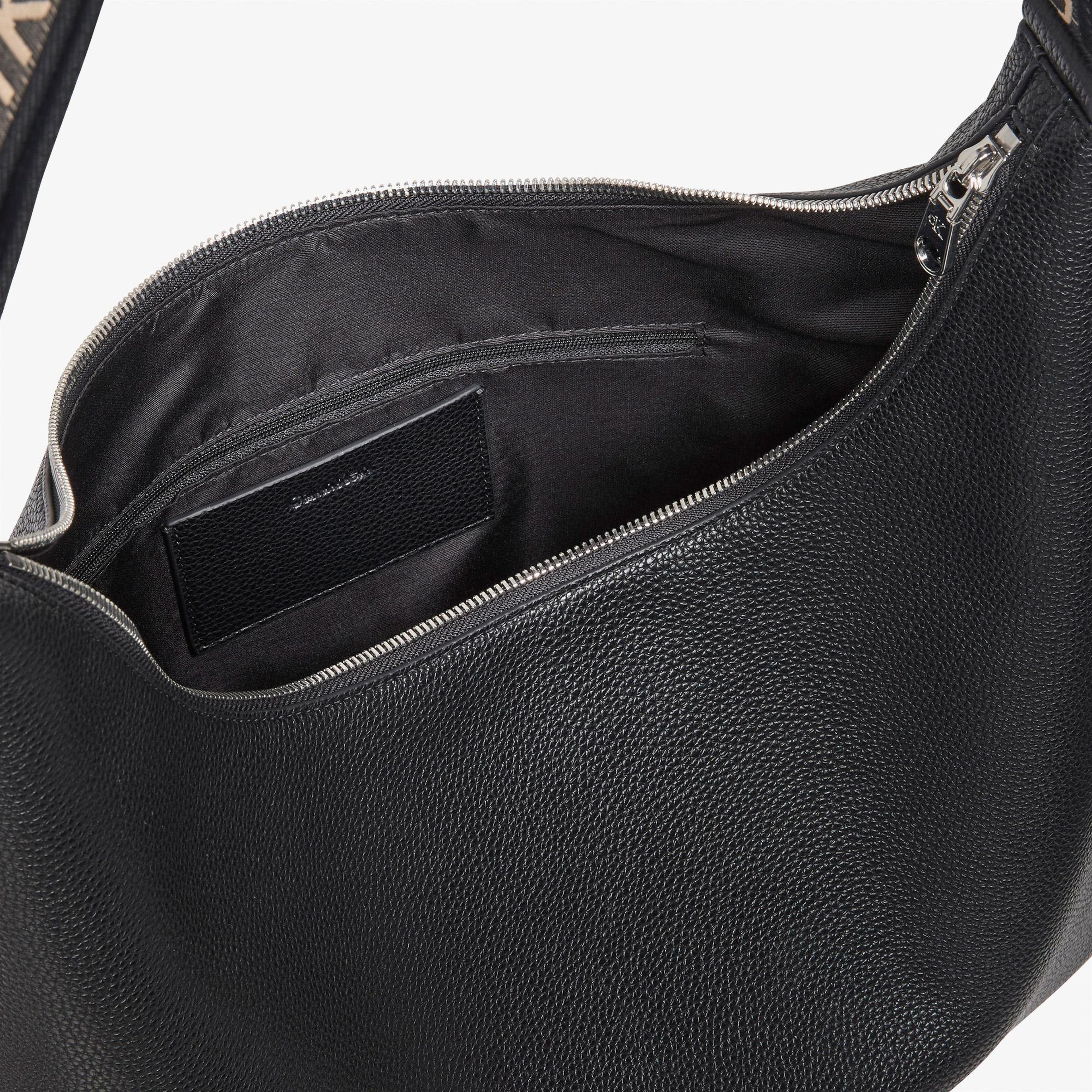 Calvin Klein Webbing Strap Kadın Siyah Omuz Çantası