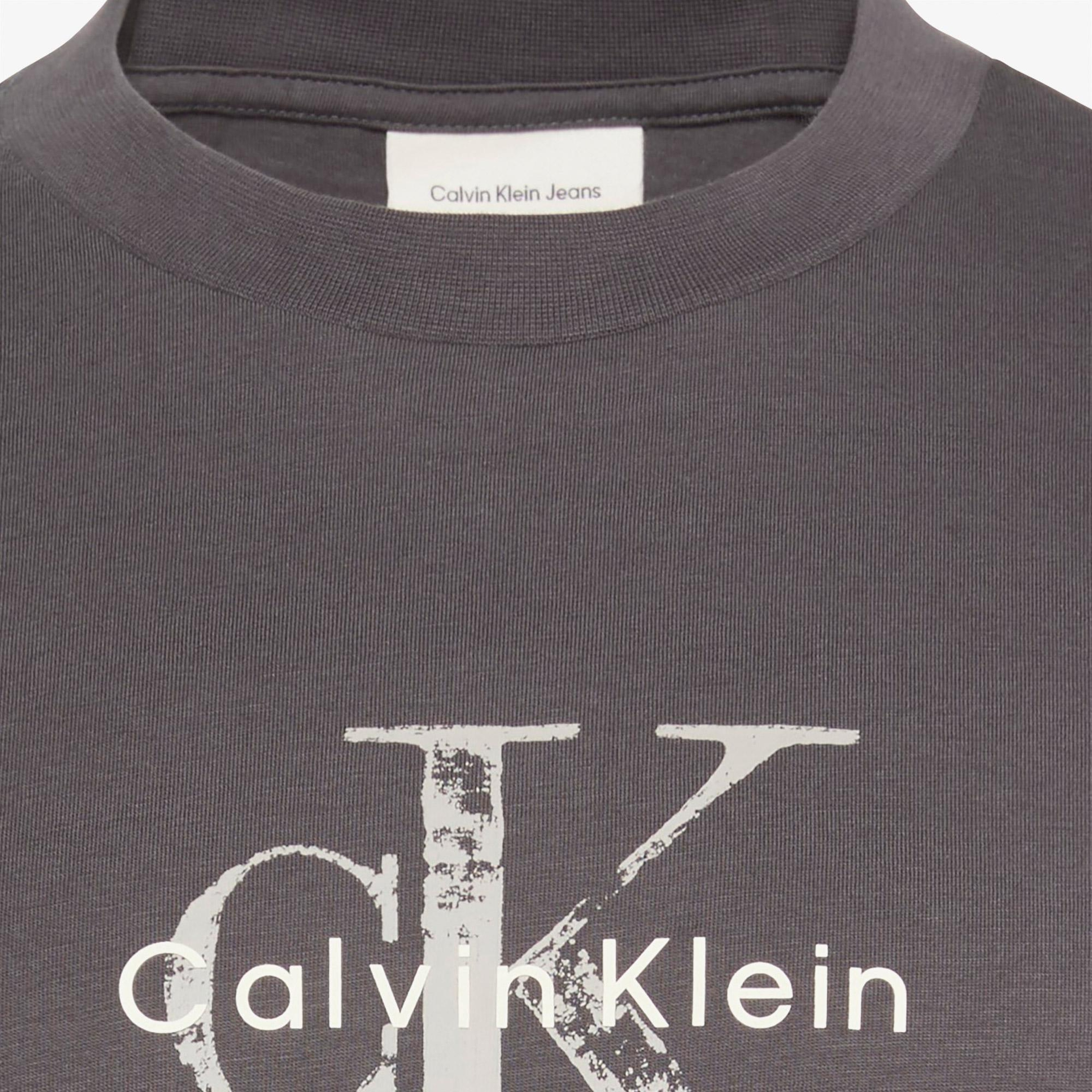 Calvin Klein 20S Distressd Monologo Graphic Erkek Gri T-Shirt