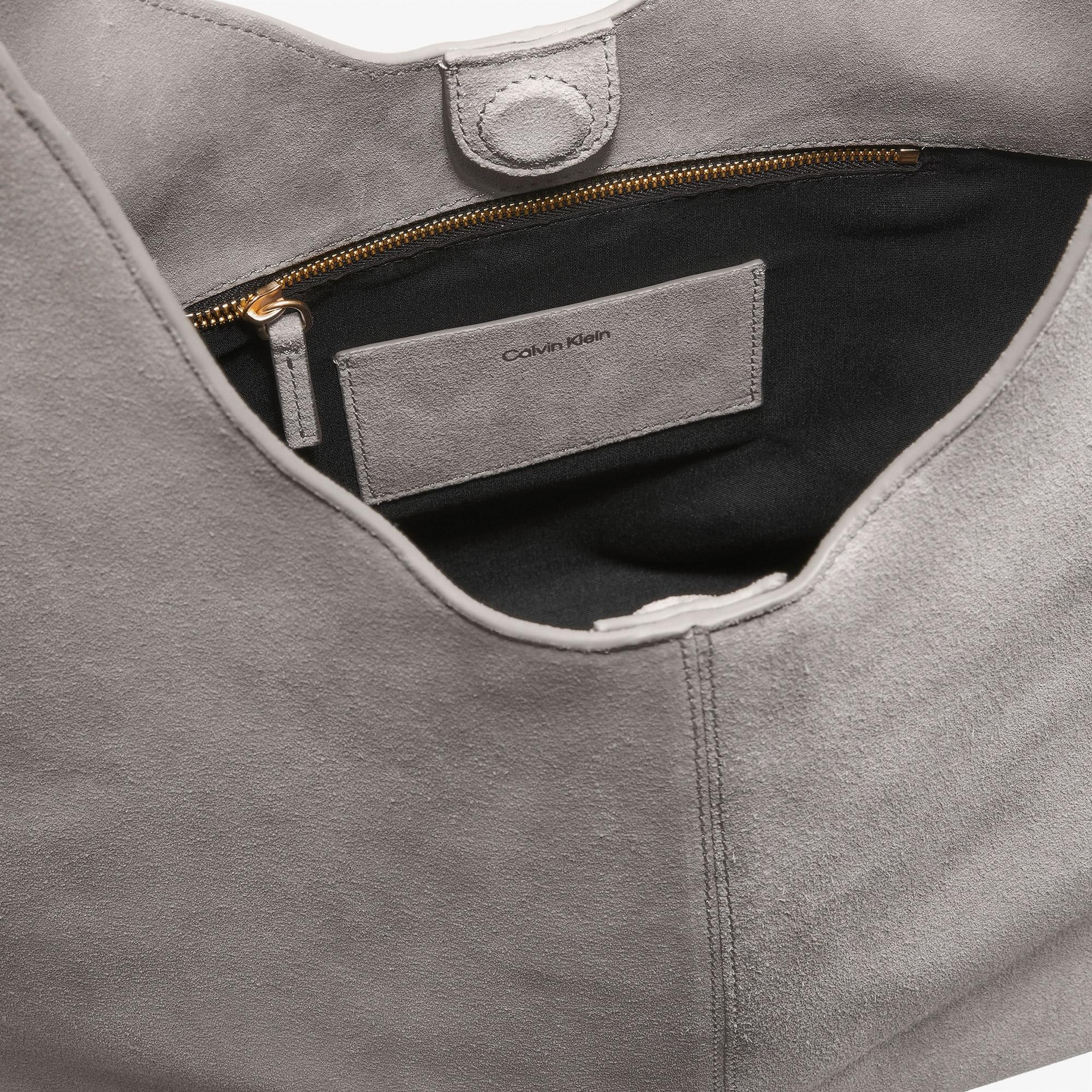Calvin Klein Slouchy Suedelarge Kadın Gri Omuz Çantası