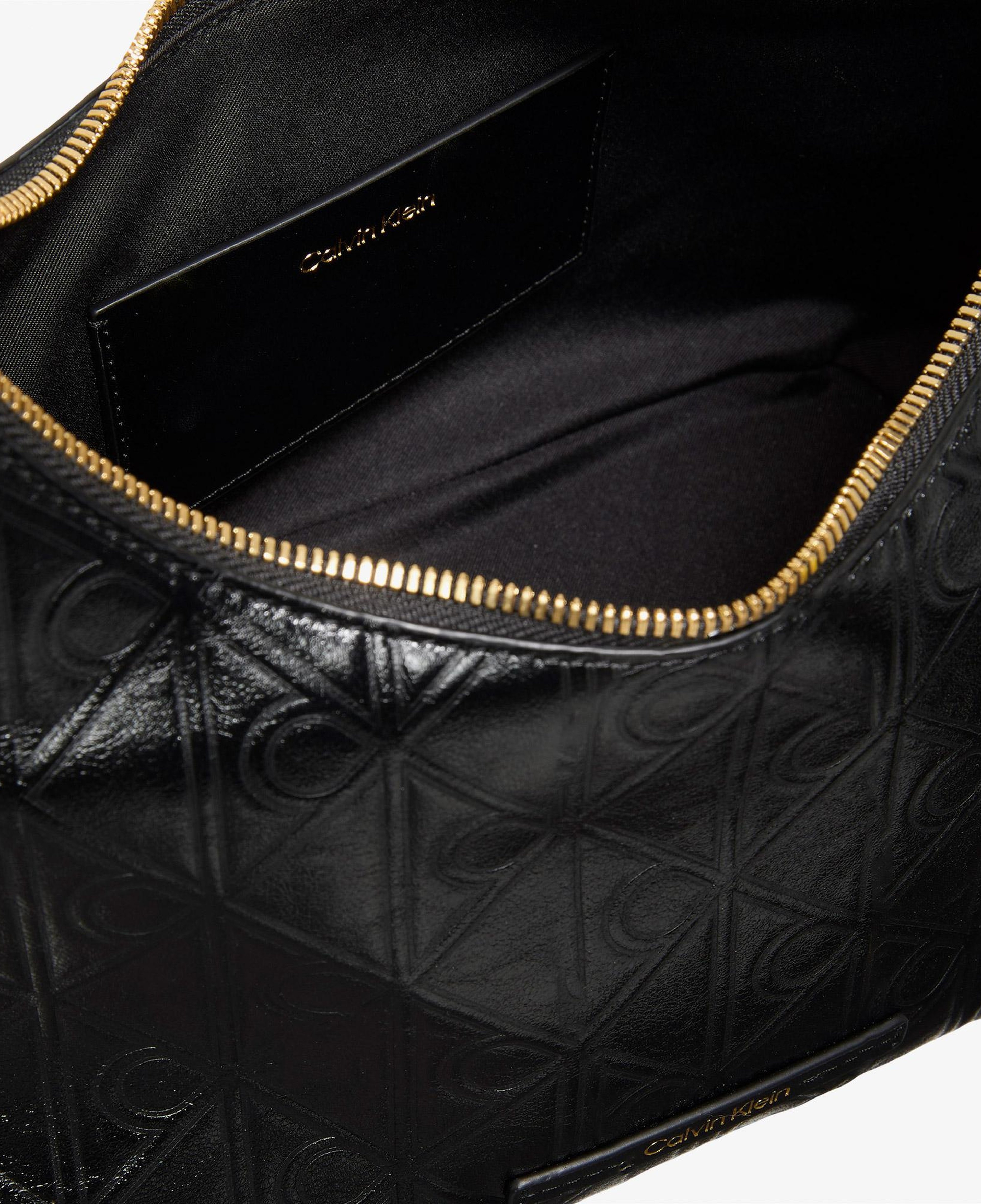 Calvin Klein Emblem Debossed Kadın Siyah Omuz Çantası