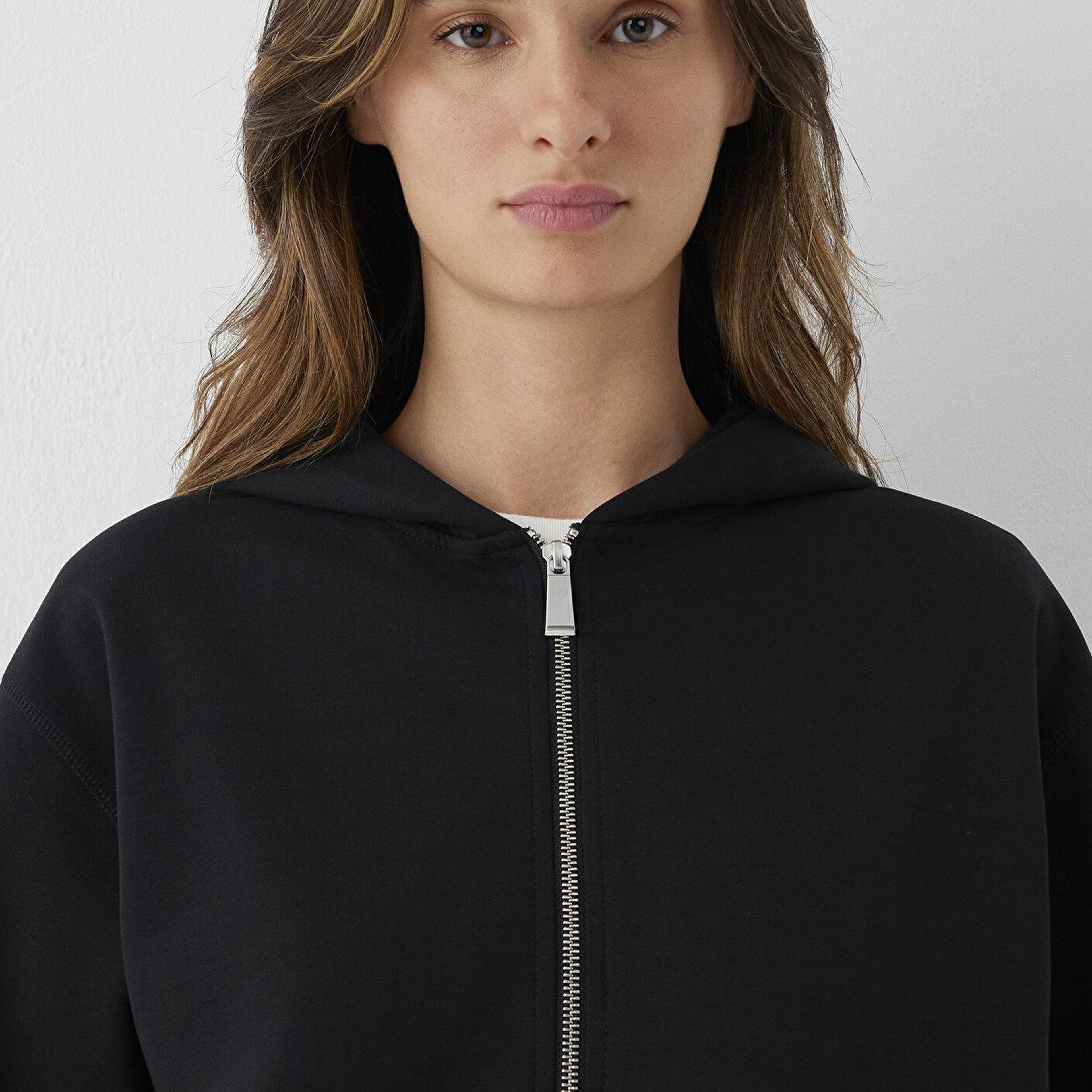 Mavi Kapüşonlu Fermuarlı Siyah Sweatshirt 1S10569-900
