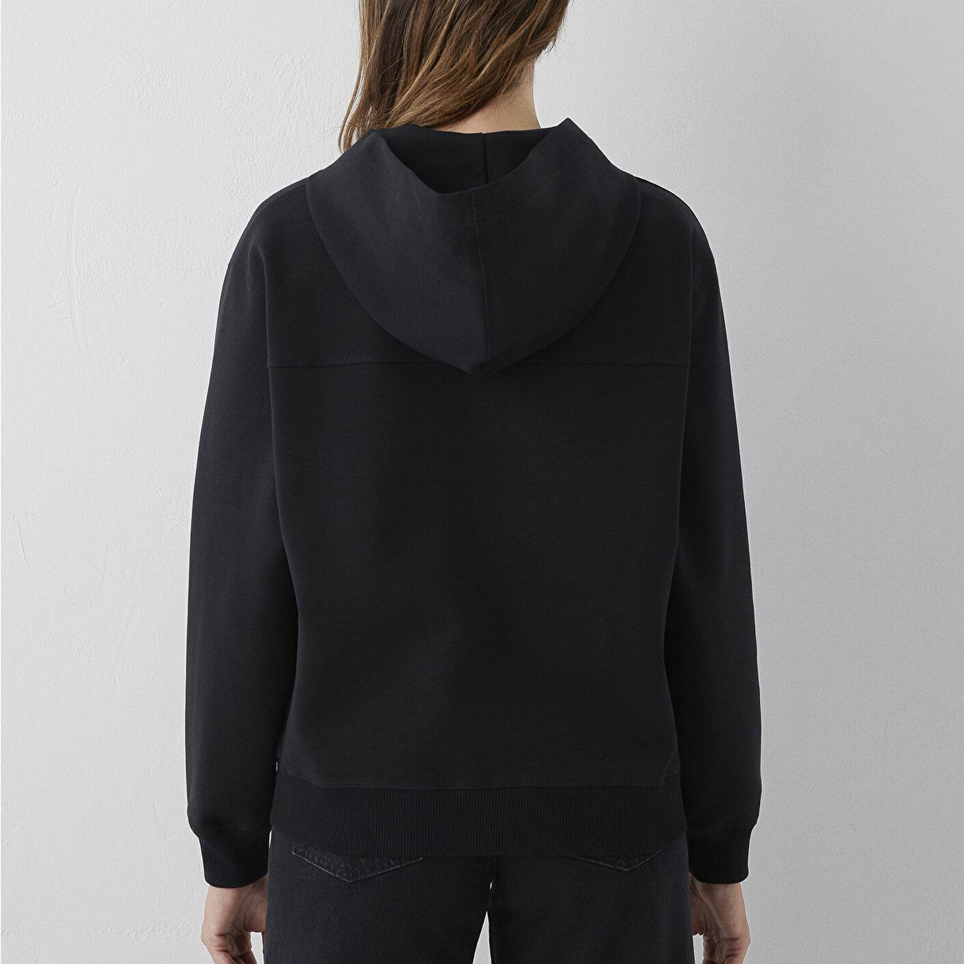 Mavi Kapüşonlu Fermuarlı Siyah Sweatshirt 1S10569-900