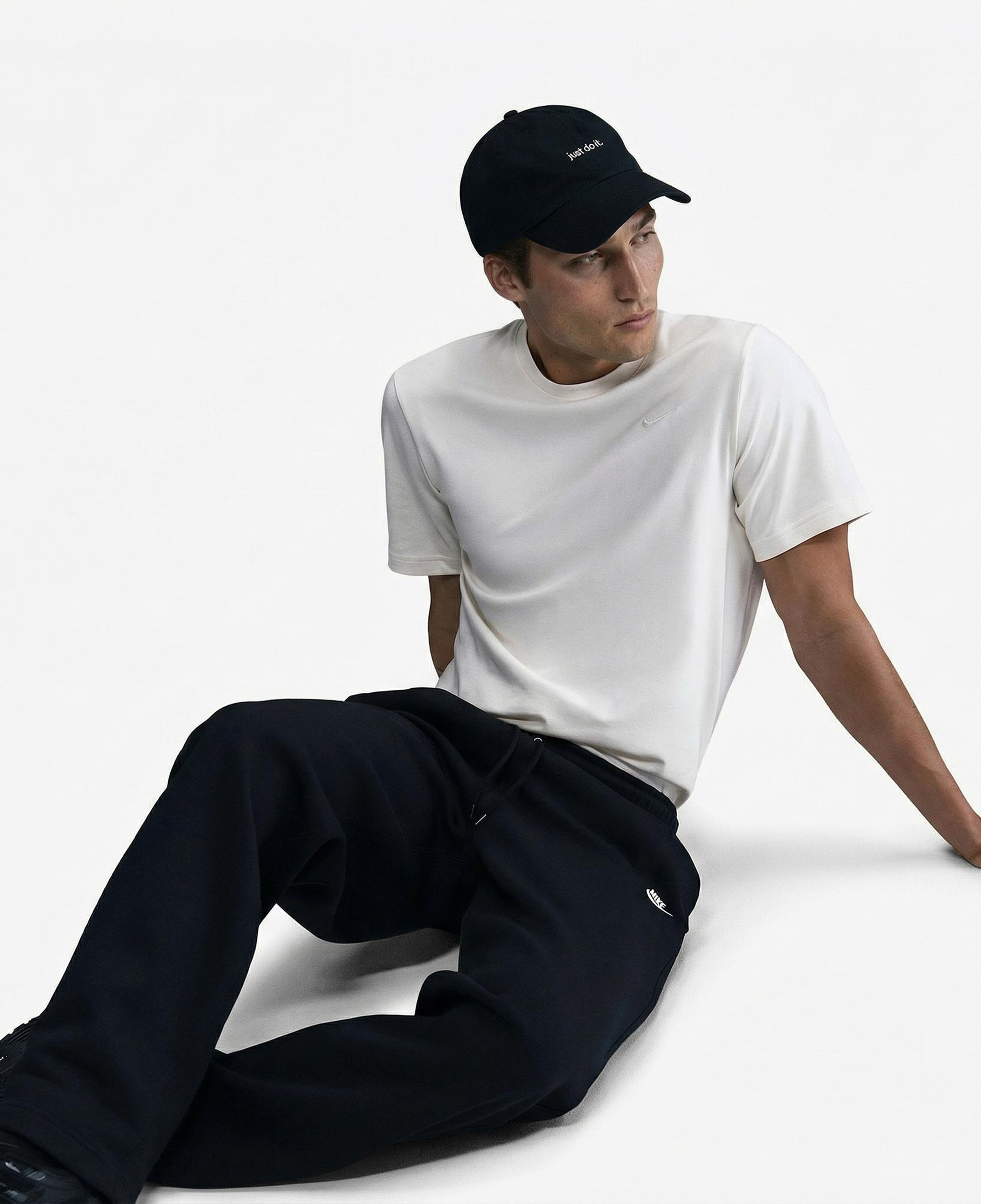 Nike Club Erkek Siyah Eşofman Altı