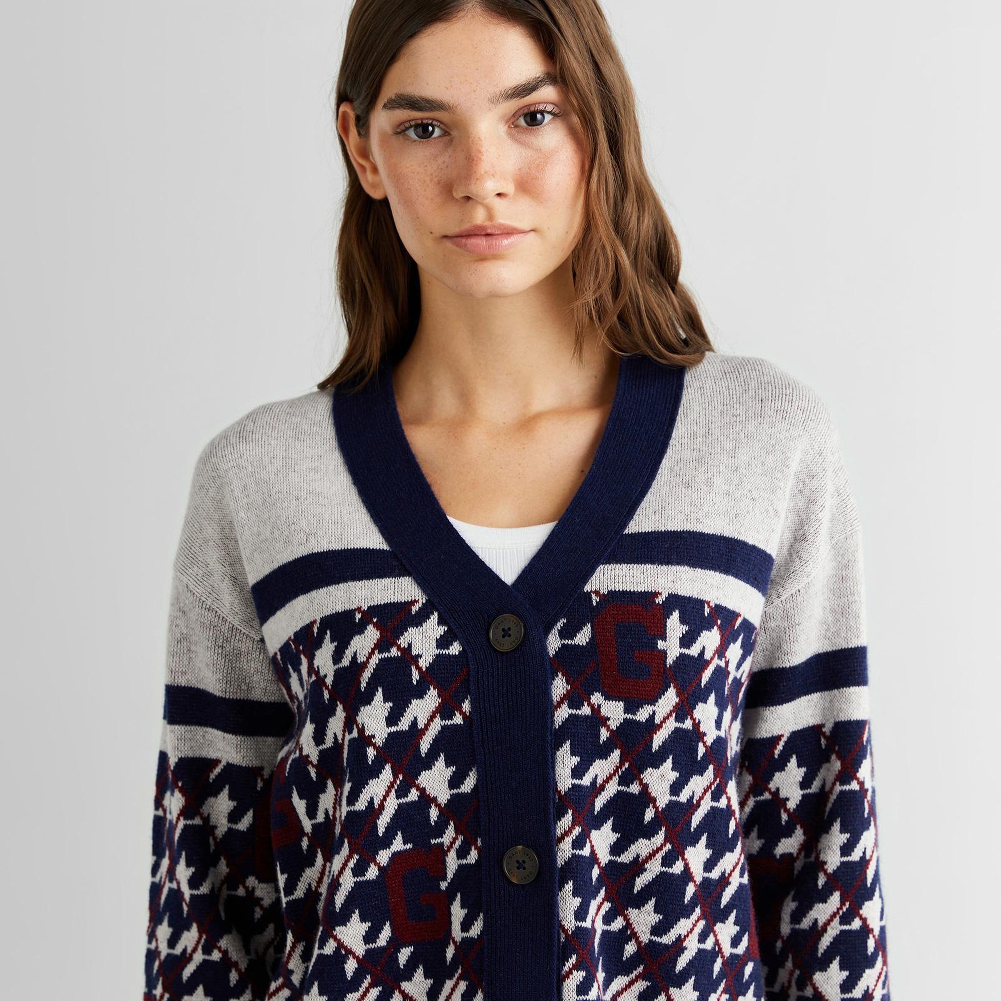GANT Kadın Lacivert Relaxed Fit V Yaka Logolu Hırka