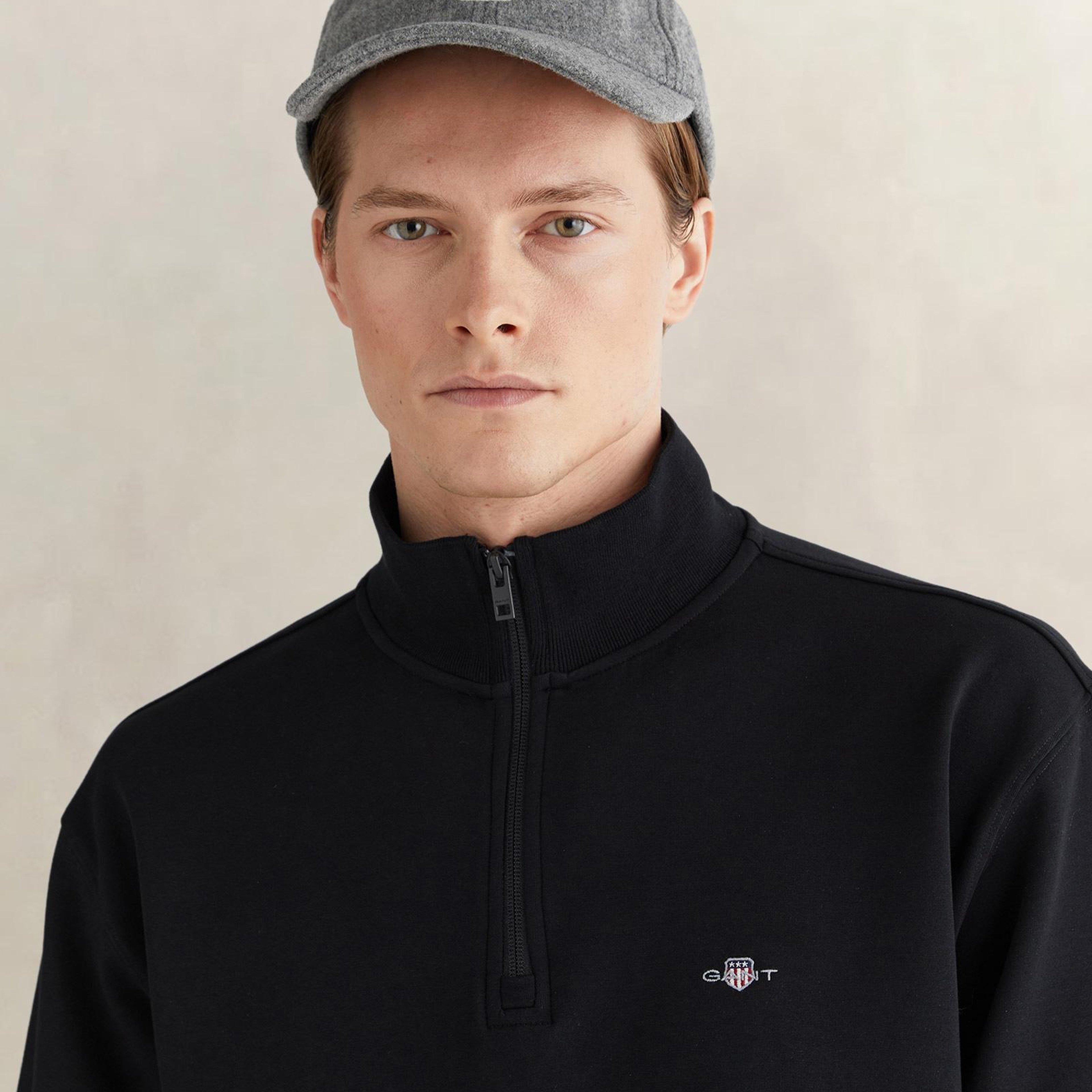 GANT Erkek Siyah Relaxed Fit Yarım Fermuarlı Sweatshirt