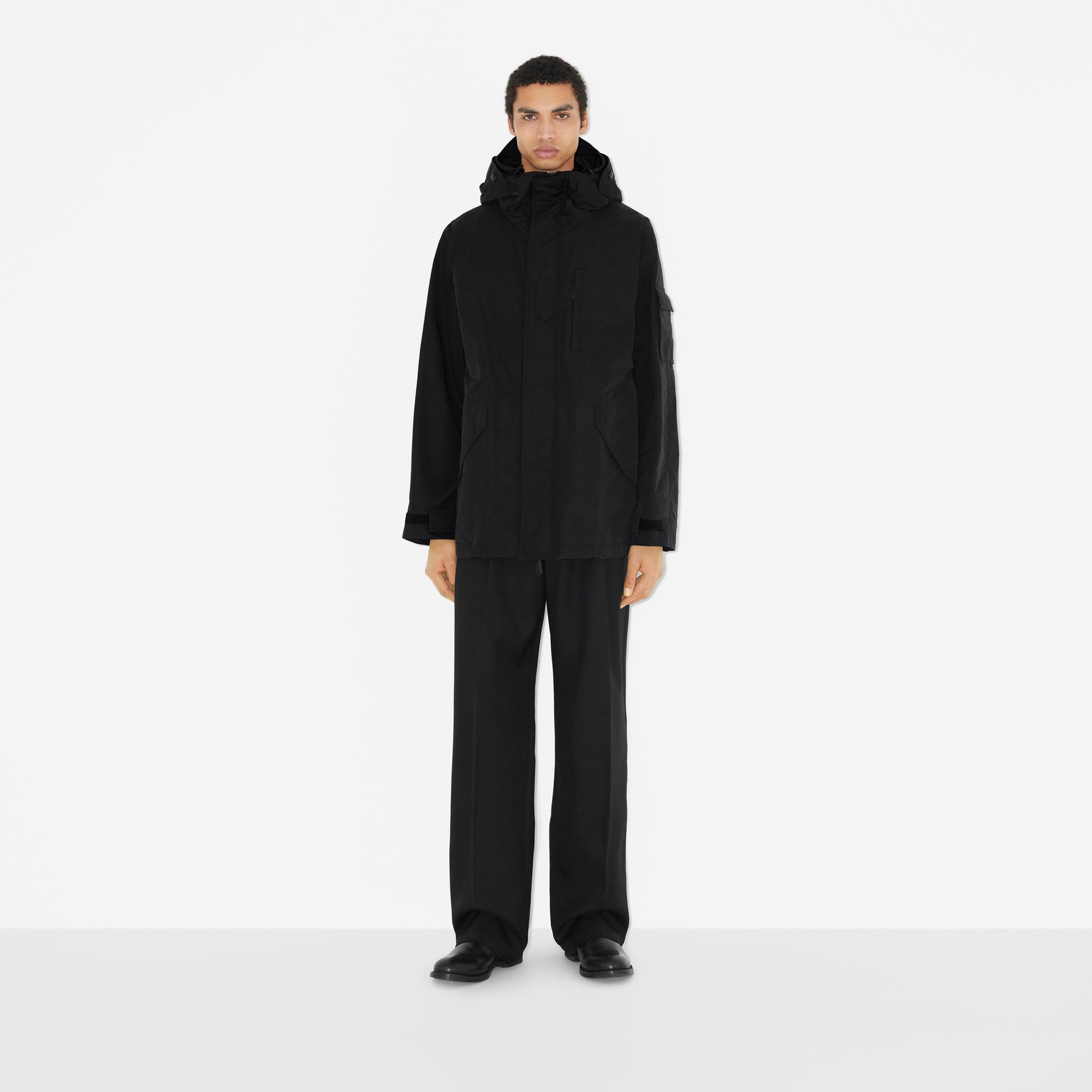 Burberry Erkek Siyah Mont