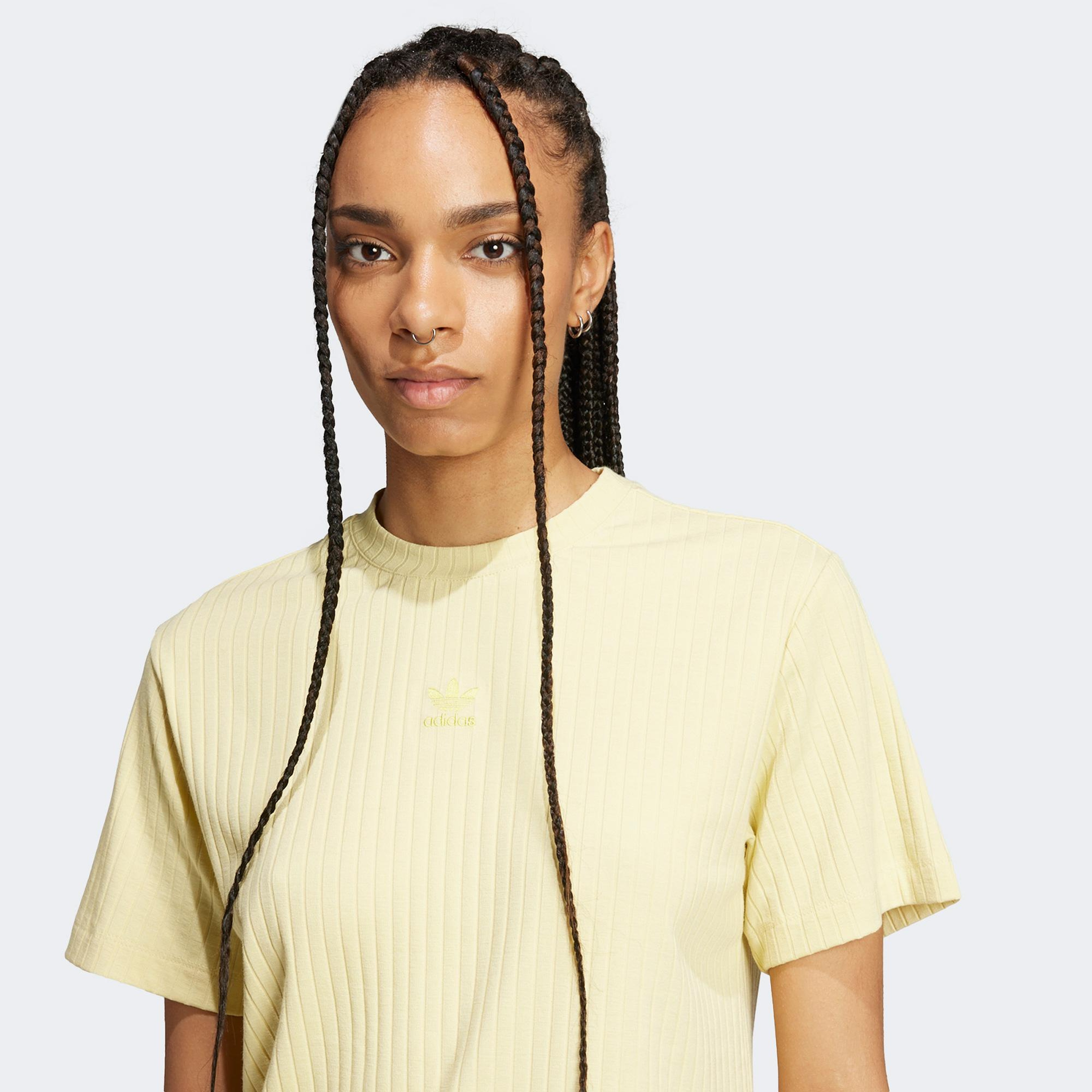 adidas Essential Kadın Sarı T-Shirt