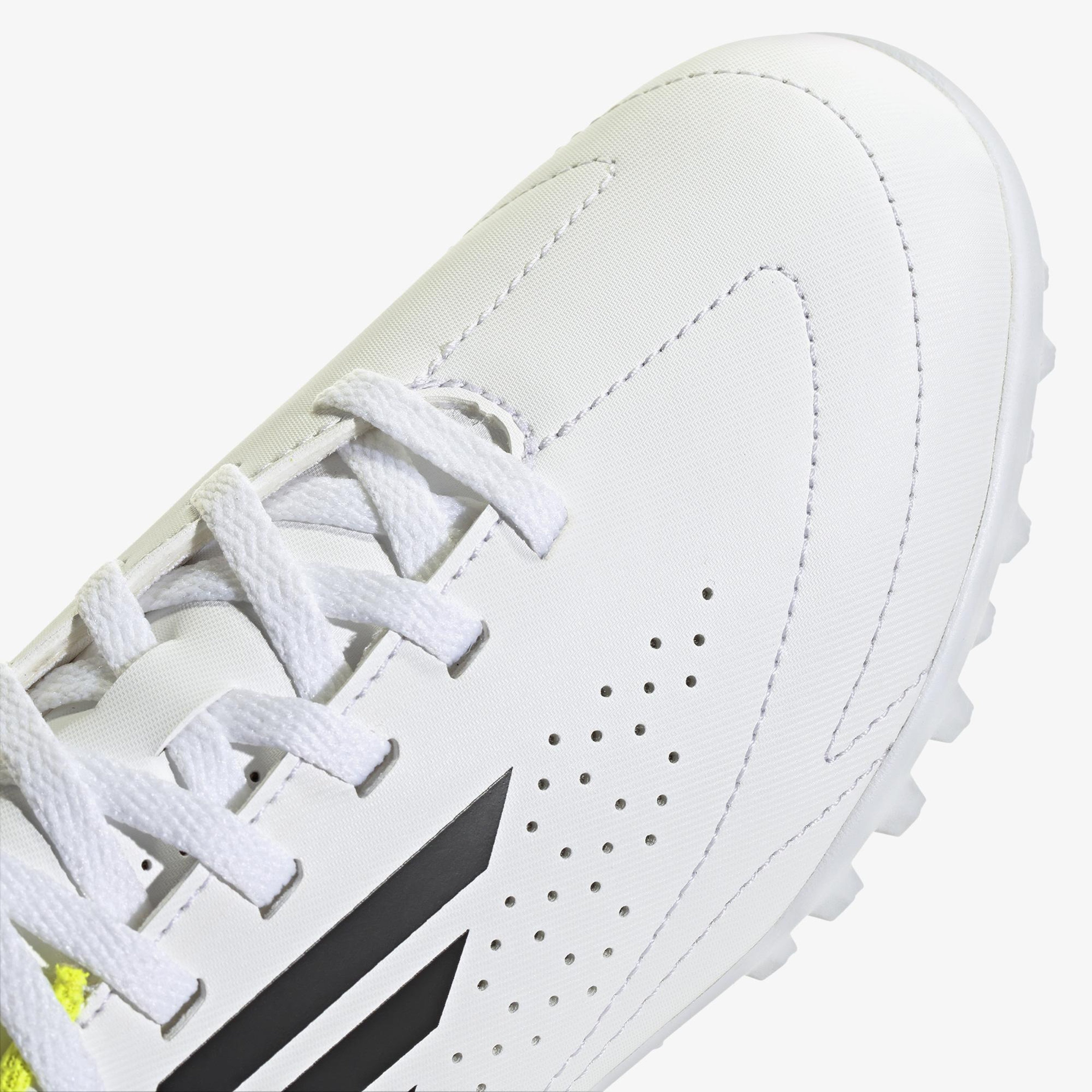 adidas Deportivo III Turf Çocuk Beyaz Çim Saha Ayakkabısı