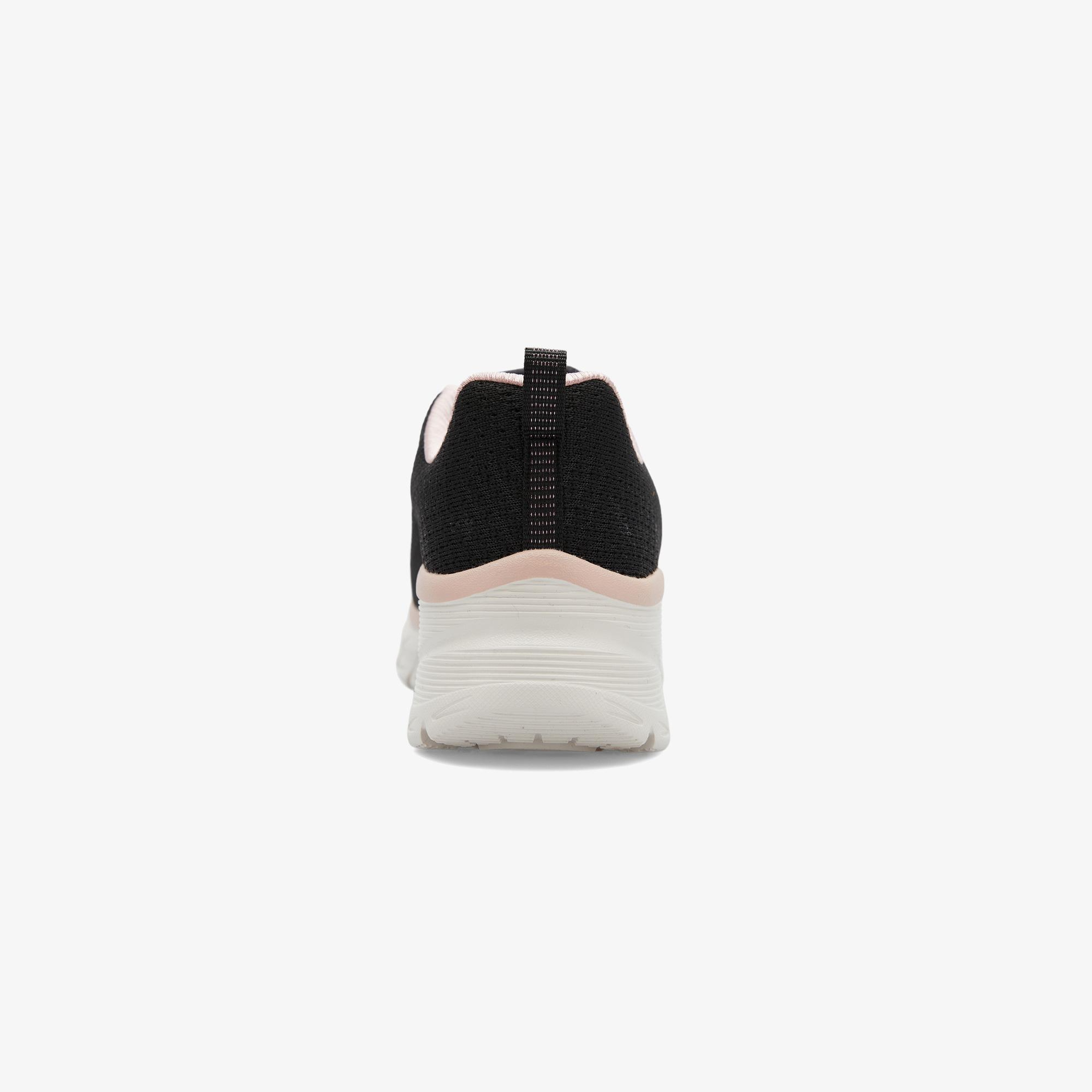 Skechers Fashion Fit Kadın Siyah Spor Ayakkabı