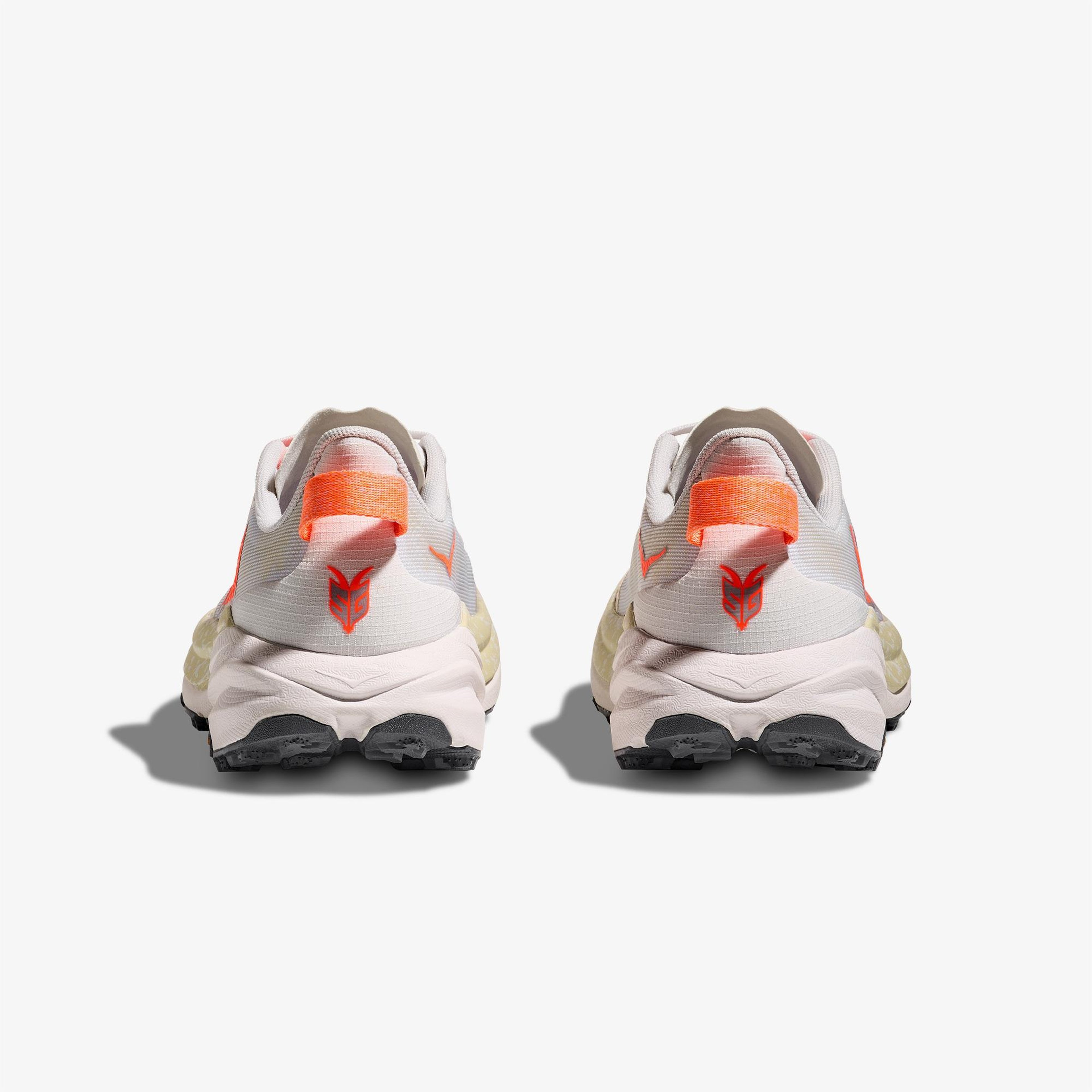Hoka Speedgoat 6 Kadın Beyaz Koşu Ayakkabısı