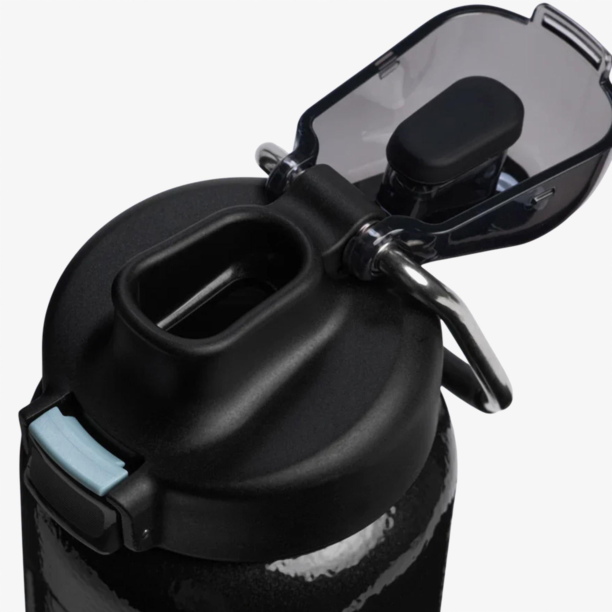 Stanley The Wellspring Bottle 0.7L Unisex Siyah Termos