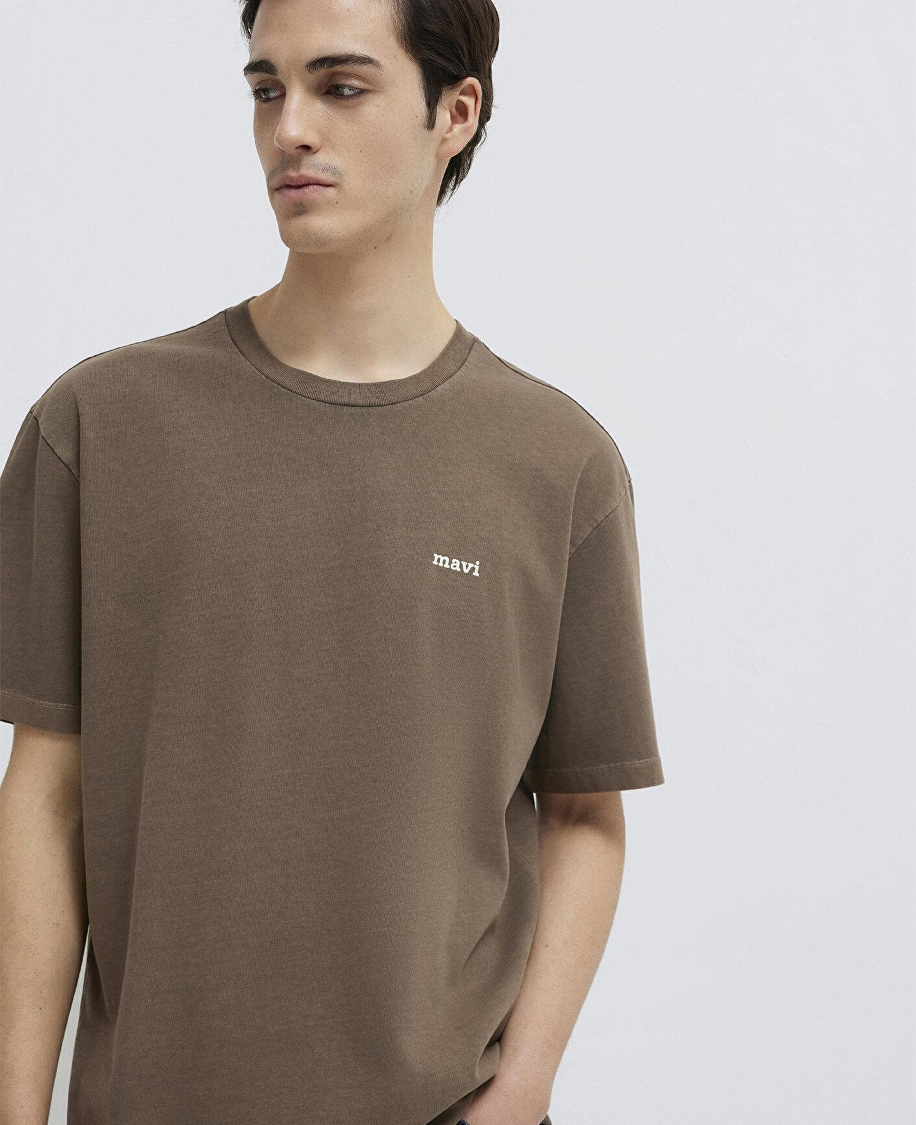Mavi Mavi Logo Baskılı Kahverengi Tişört Loose Fit / Bol Rahat Kesim 0613346-70378