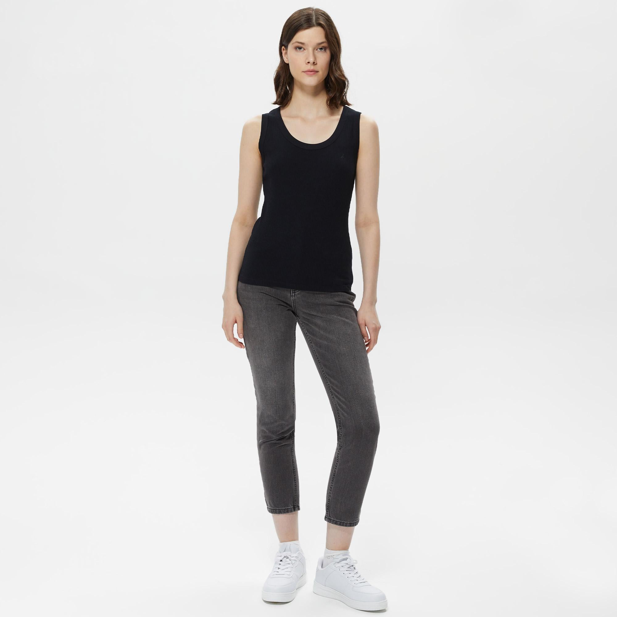 Nautica Kadın Siyah Slim Fit Kolsuz T-Shirt