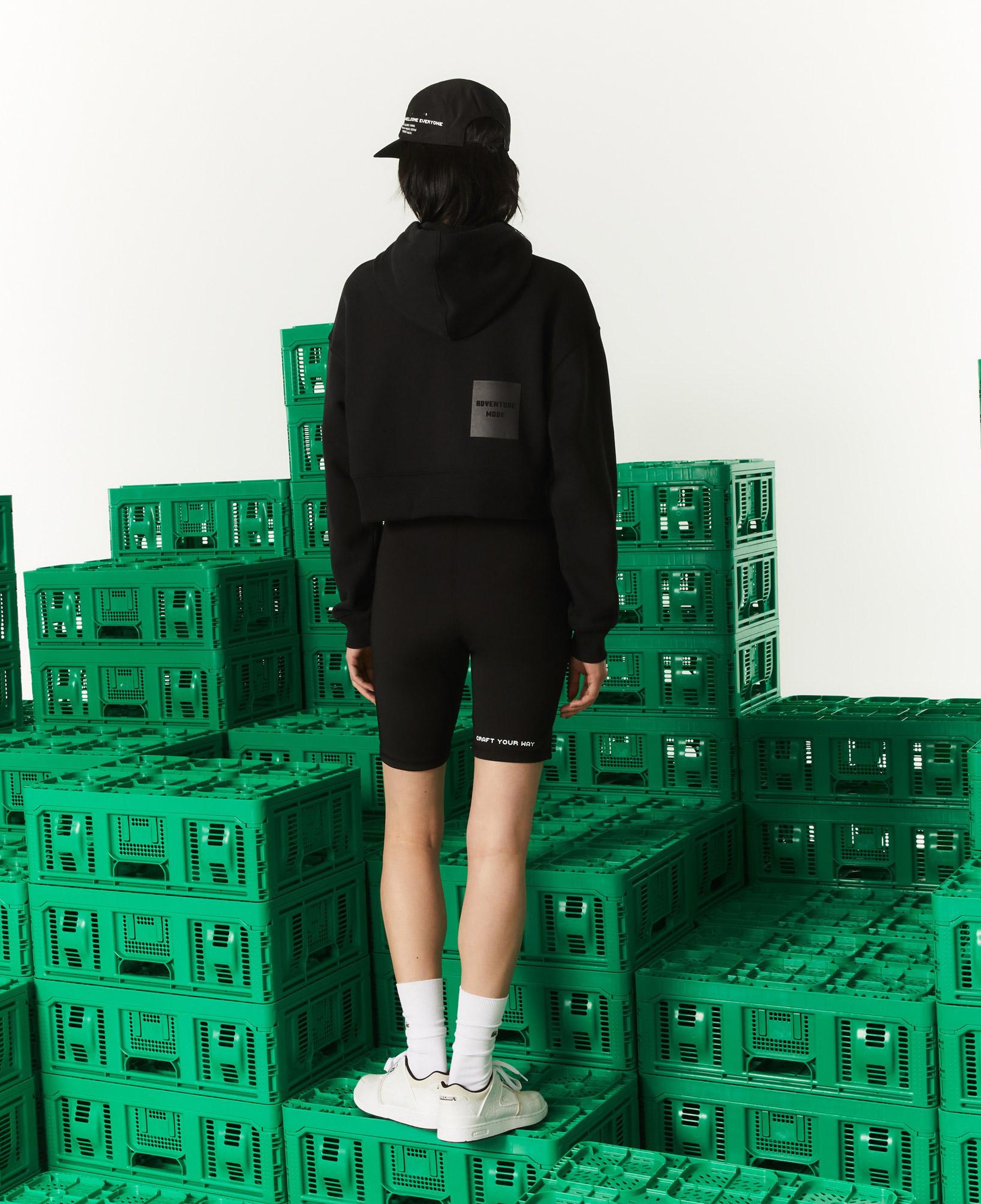 Lacoste X Minecraft Kadın Relaxed Fit Kapüşonlu Baskılı Siyah Sweatshirt