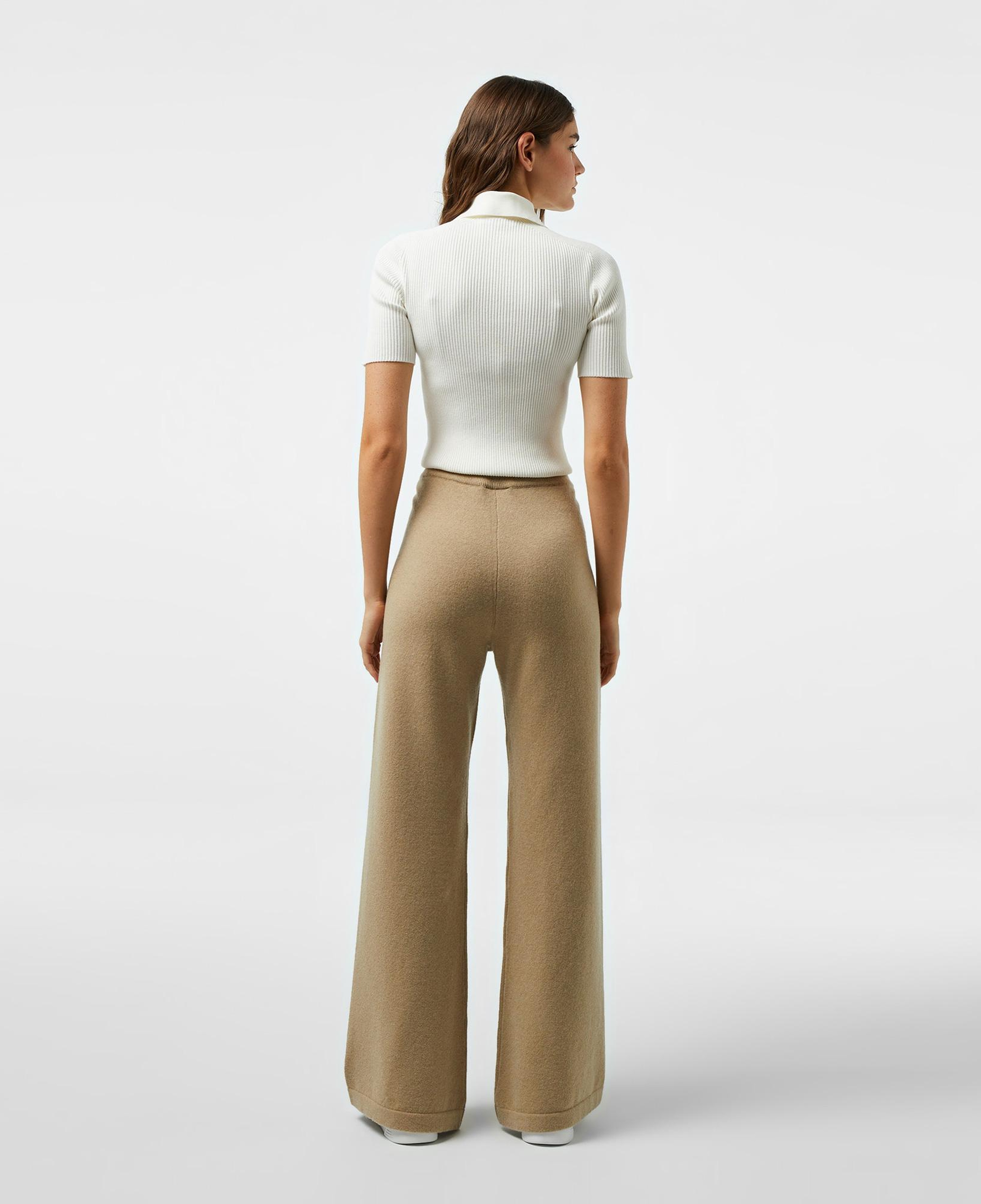 Kadın Relaxed Fit Bej Yün Karışımlı Pantolon