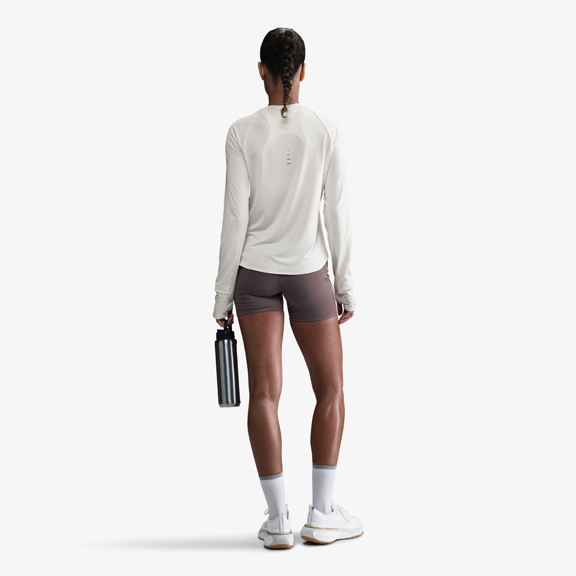Nike Swift Dri-Fit Kadın Beyaz Uzun Kollu T-Shirt
