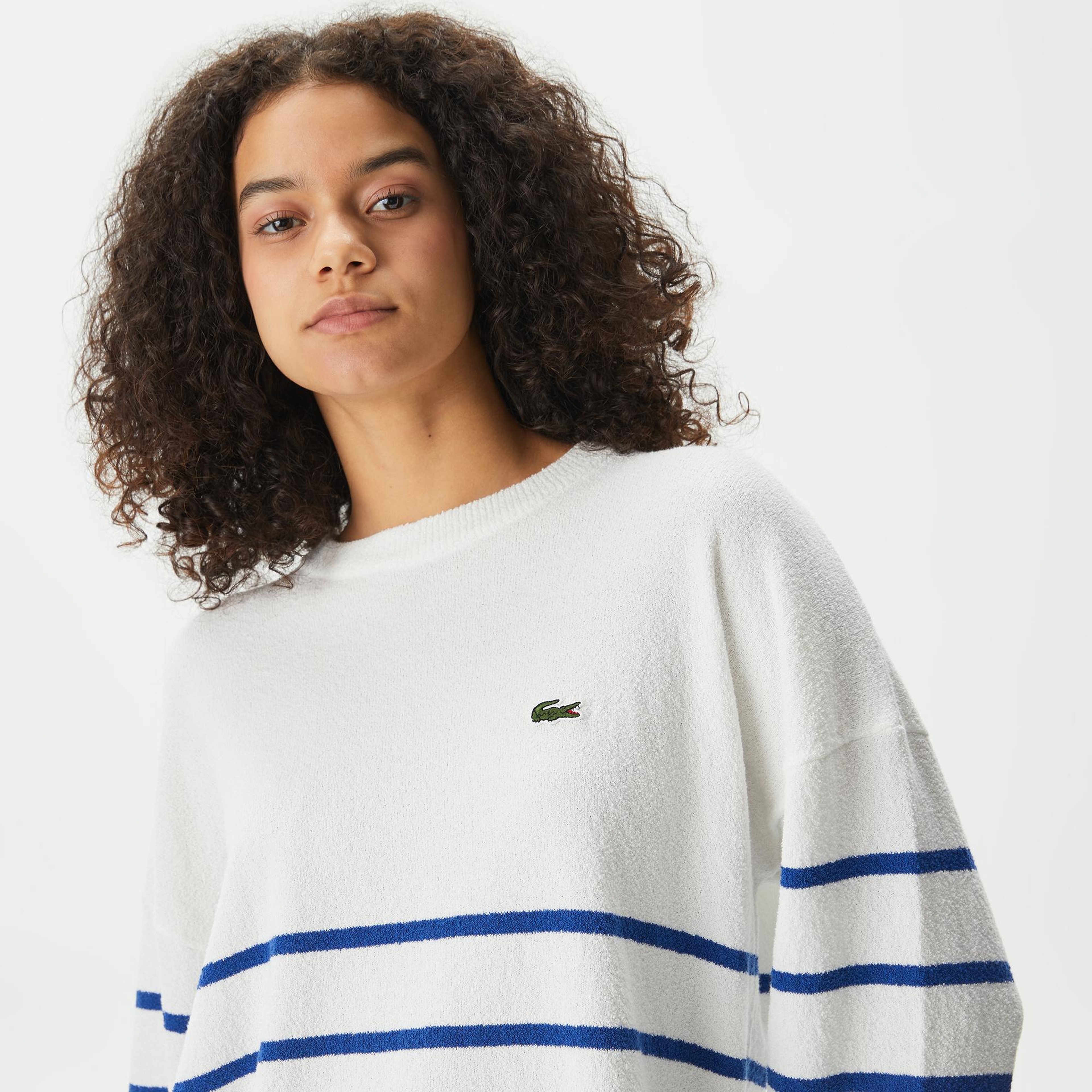 Kadın Relaxed Fit Bisiklet Yaka Çizgili Beyaz Triko