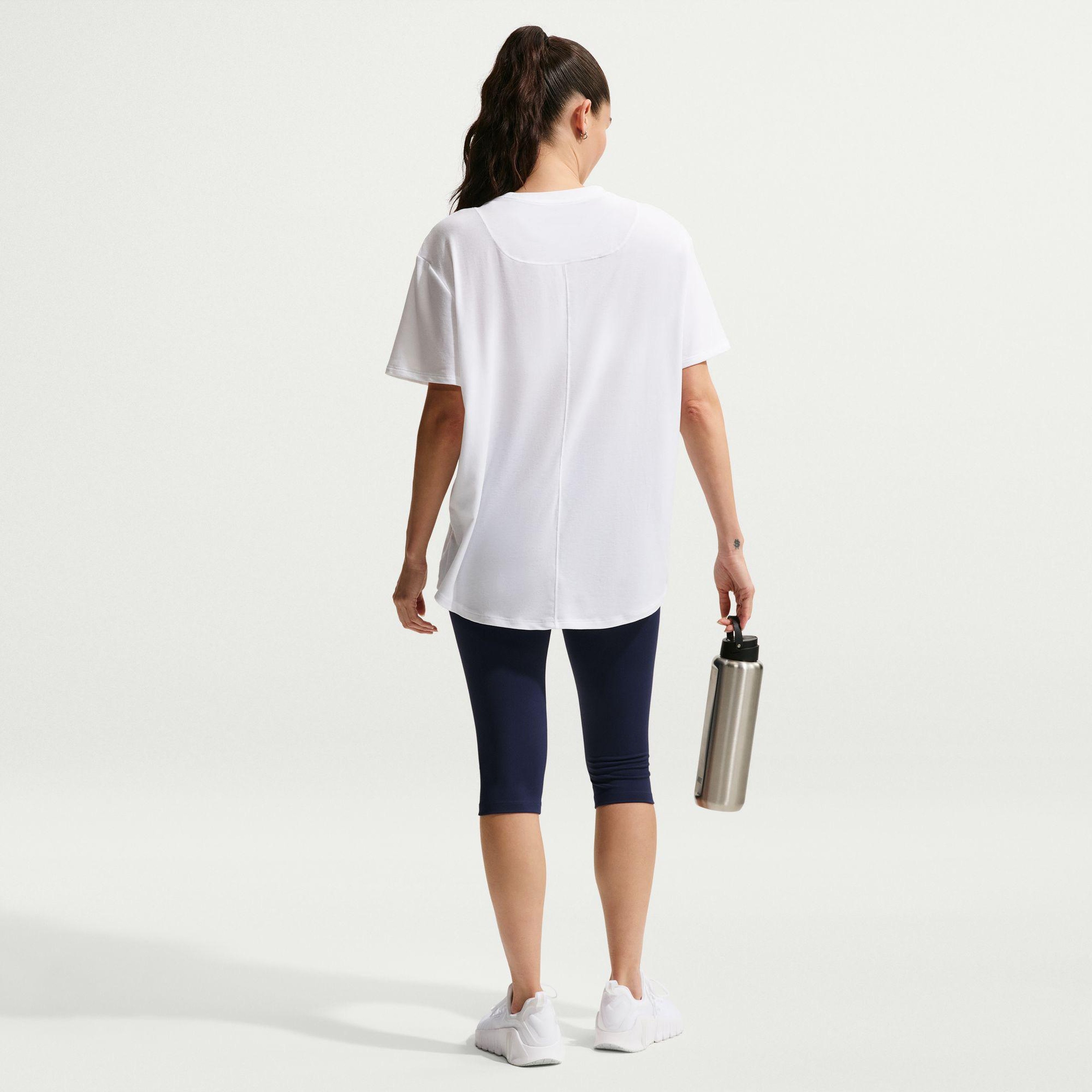 Nike One Relaxed Dri-Fit Kadın Beyaz T-Shirt