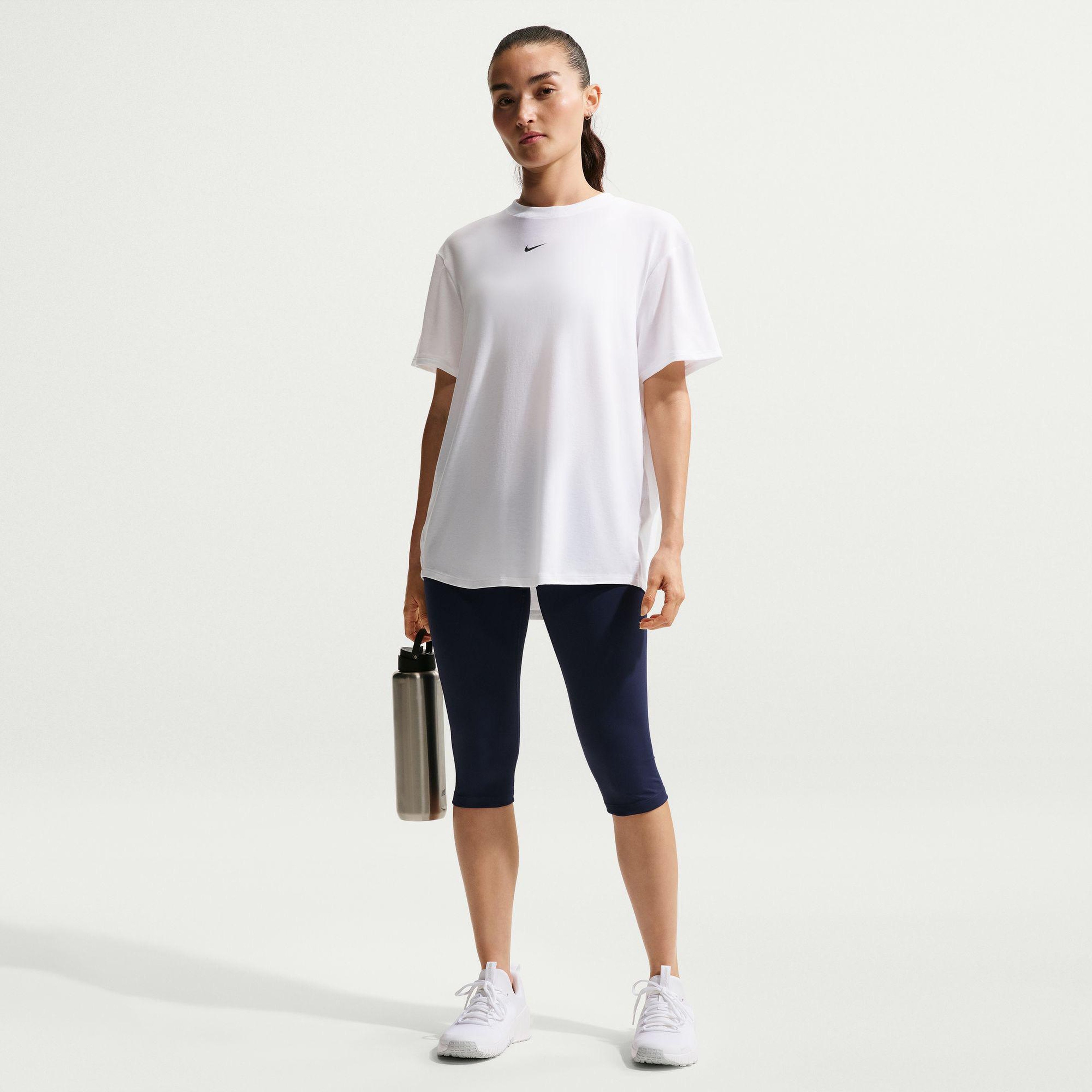 Nike One Relaxed Dri-Fit Kadın Beyaz T-Shirt